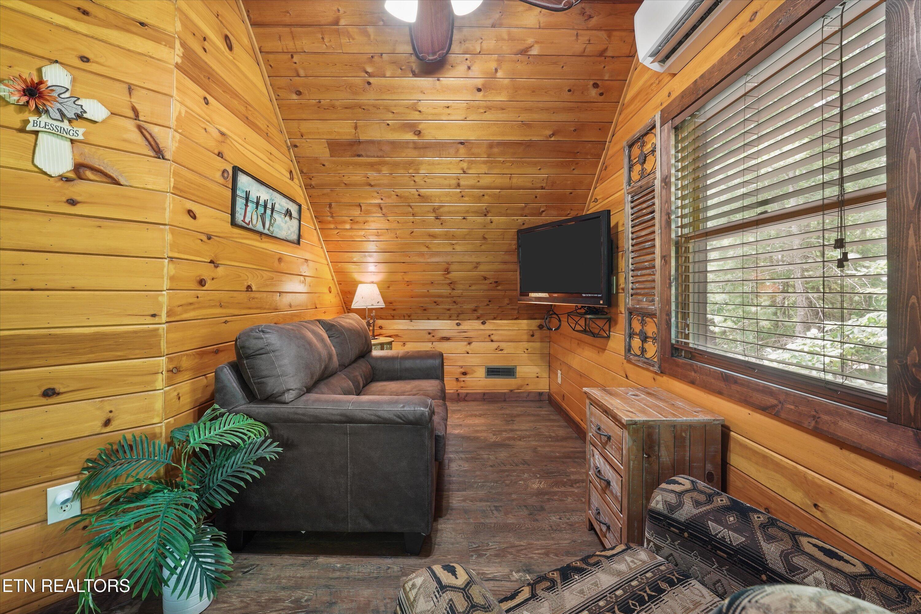 2308 Hidden Mountain Road Sevierville TN 37876