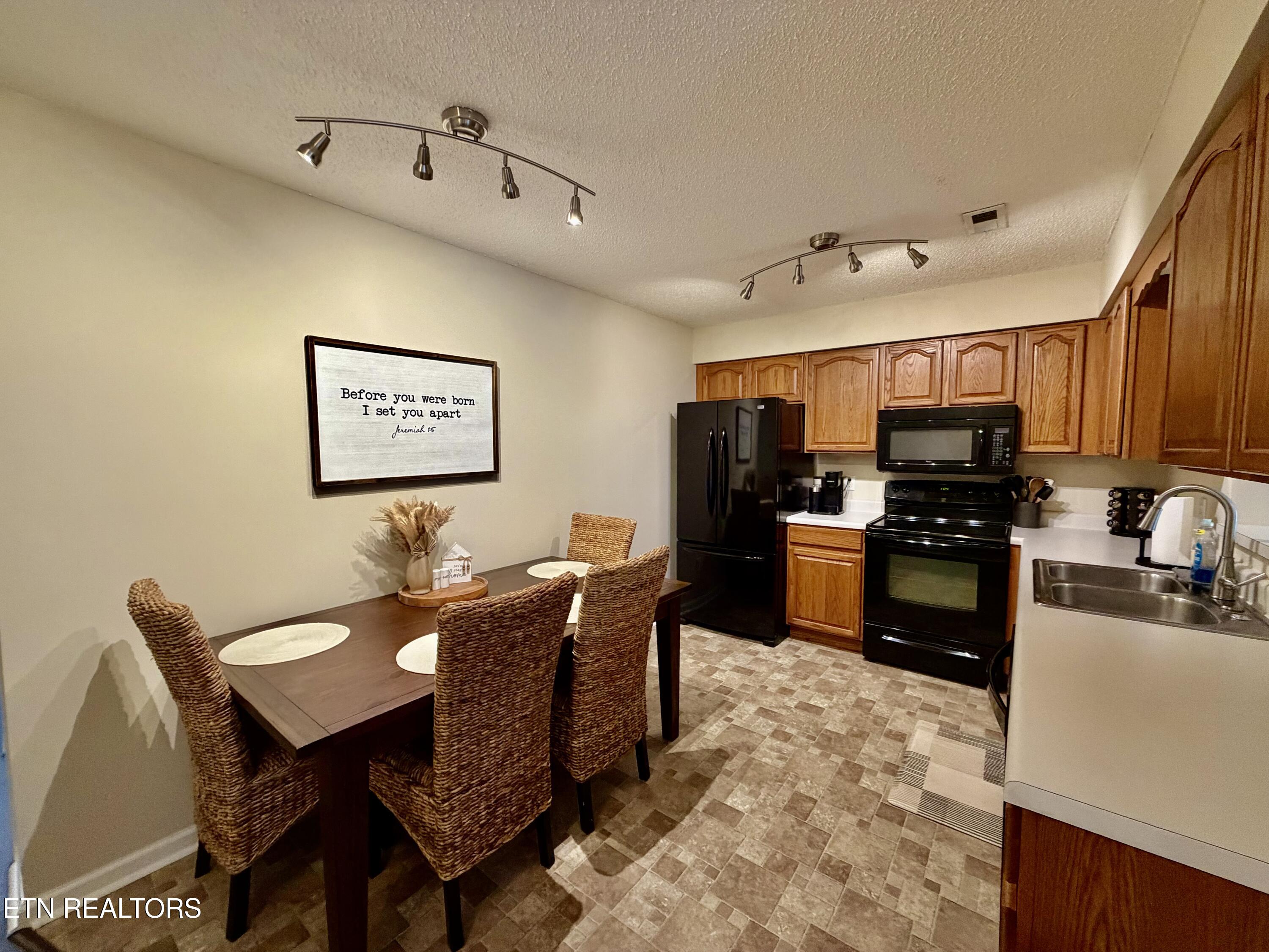 8045 Stablegate Way Powell TN 37849