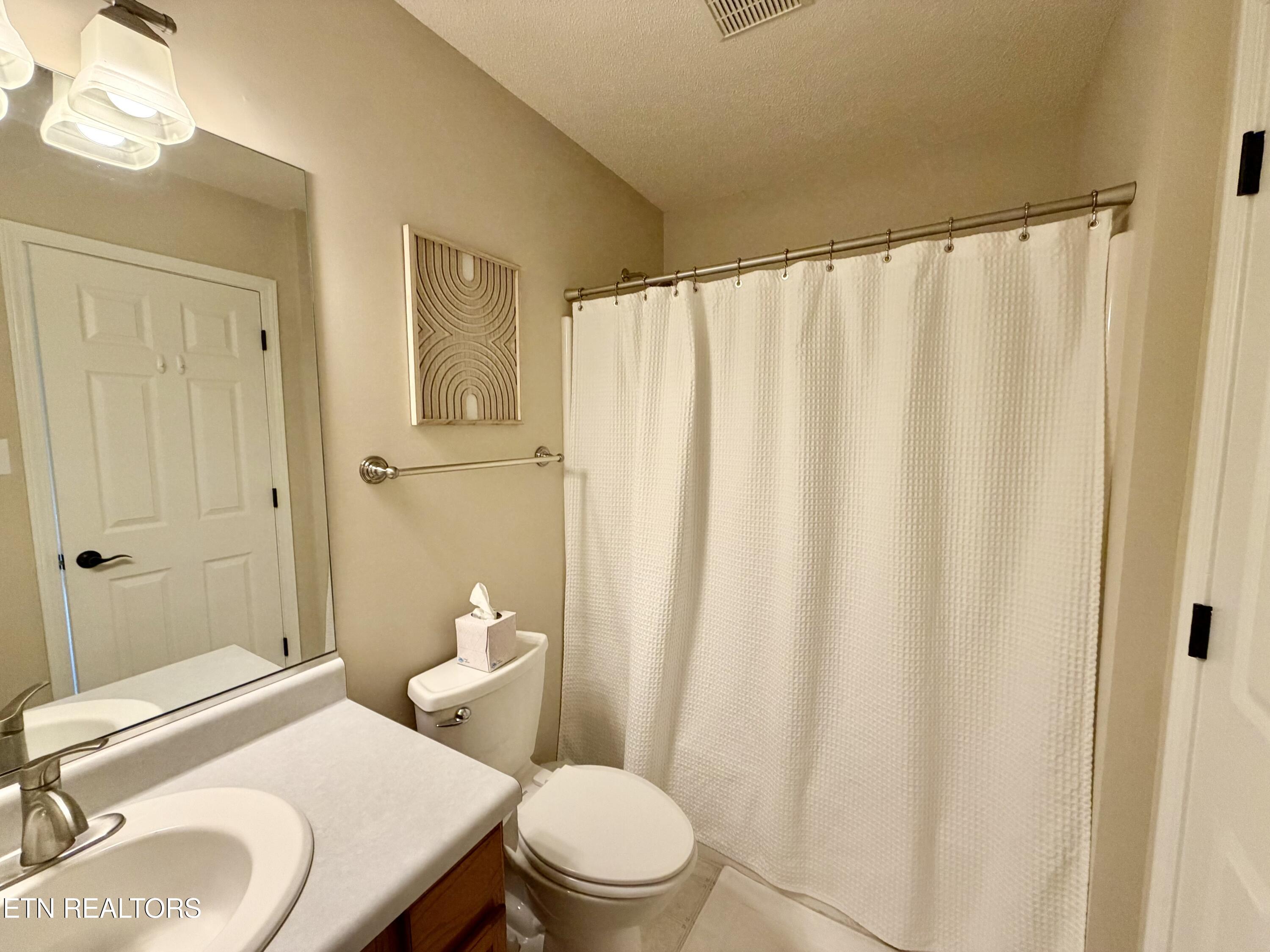 8045 Stablegate Way Powell TN 37849