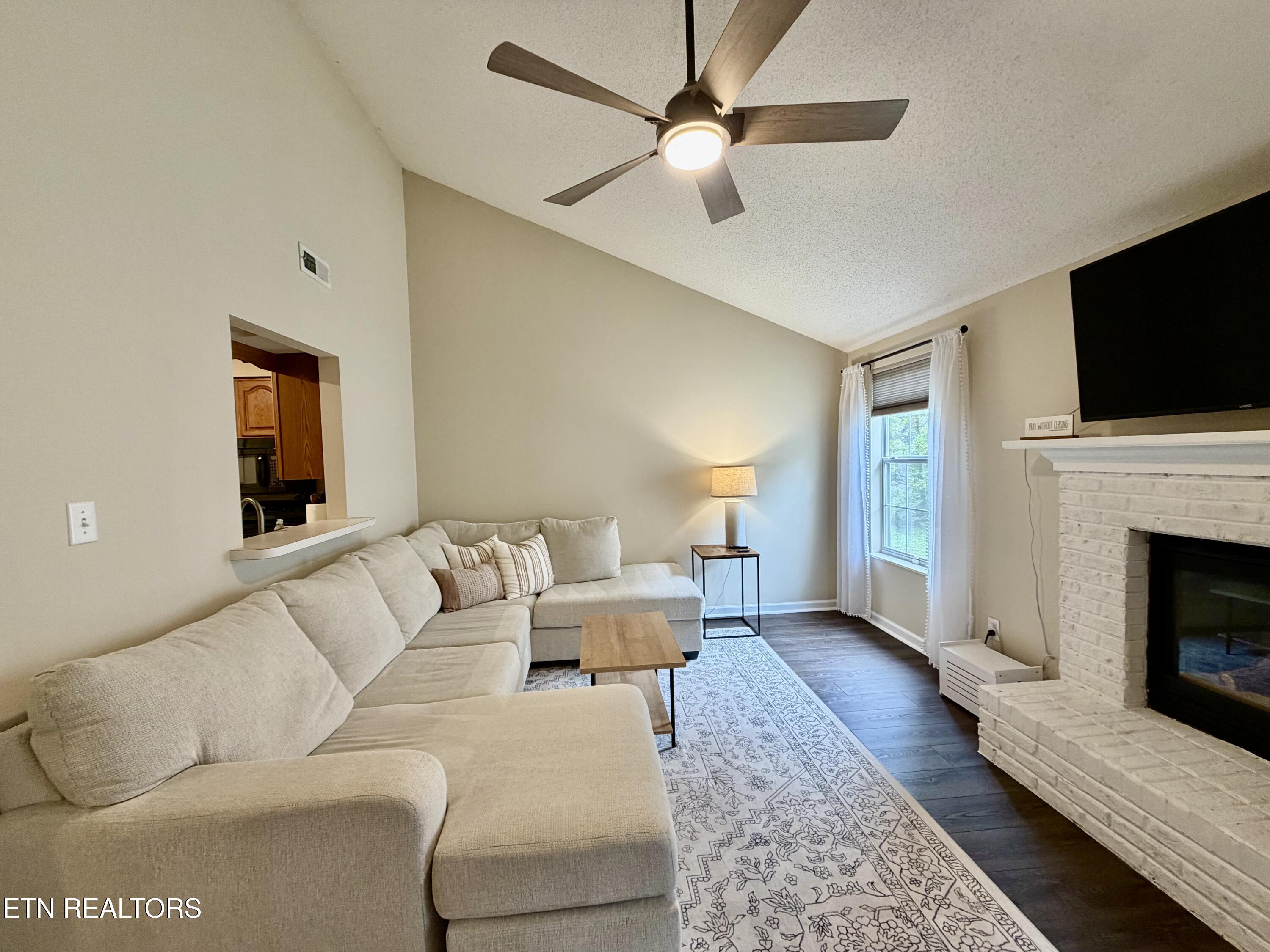 8045 Stablegate Way Powell TN 37849