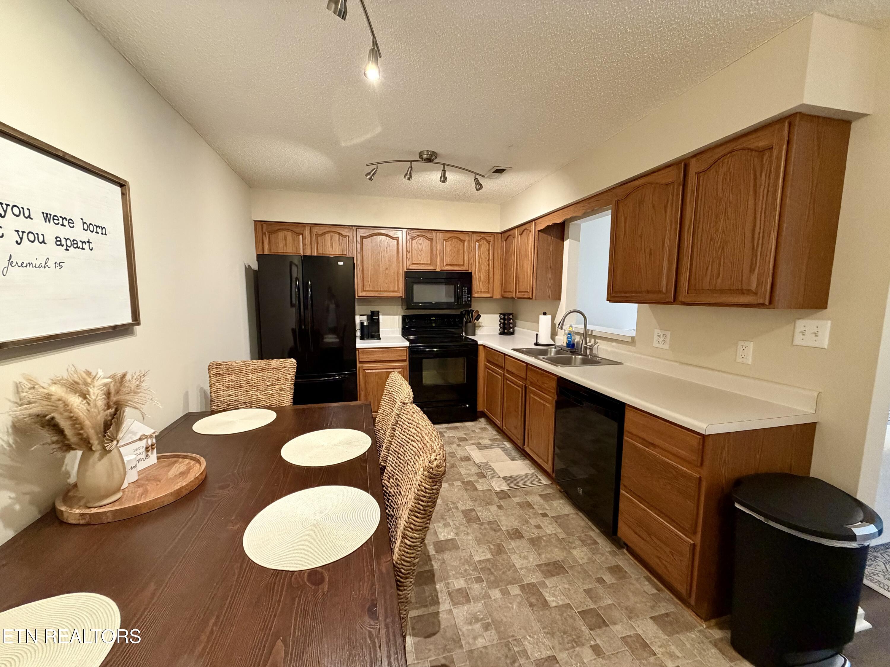 8045 Stablegate Way Powell TN 37849