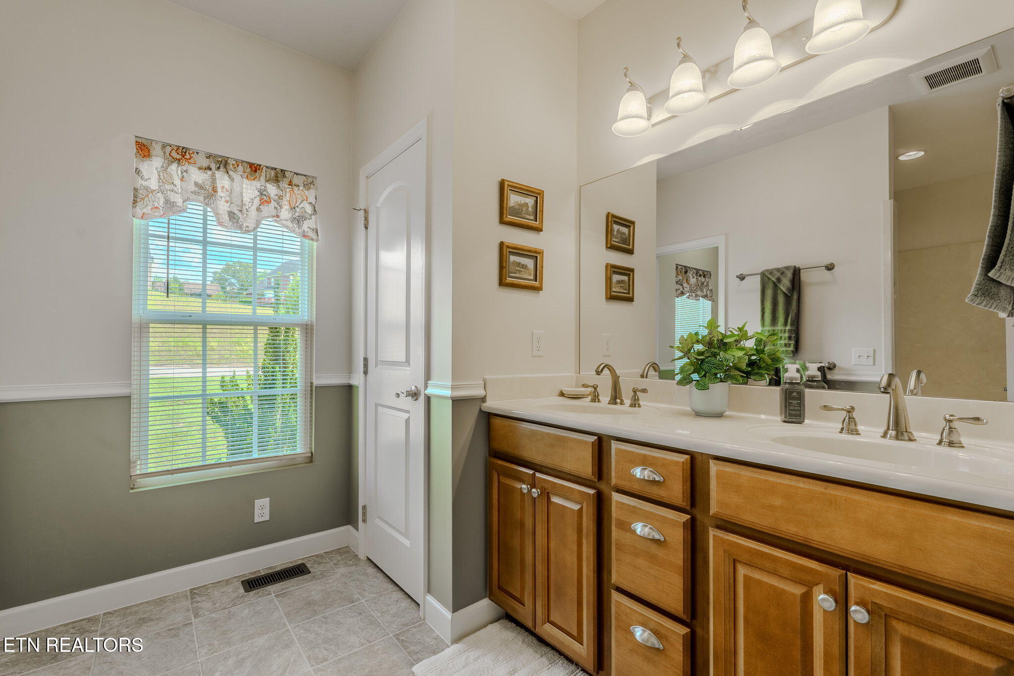 Sevierville TN 37876