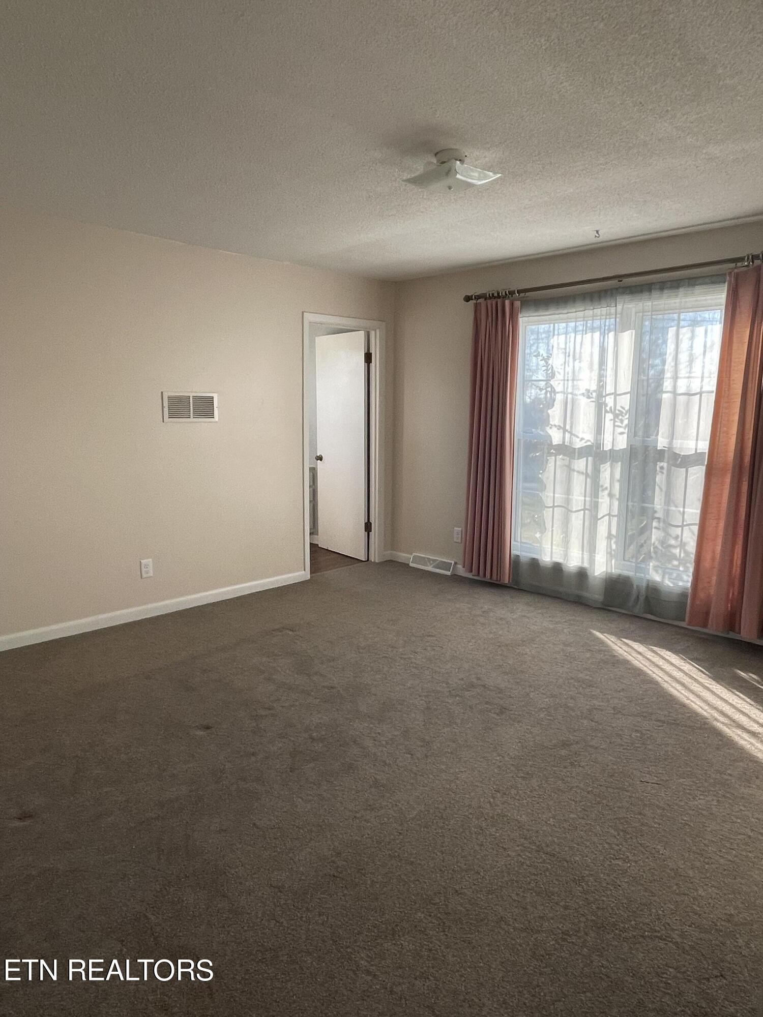 2918 W Woodbine Drive Maryville TN 37803