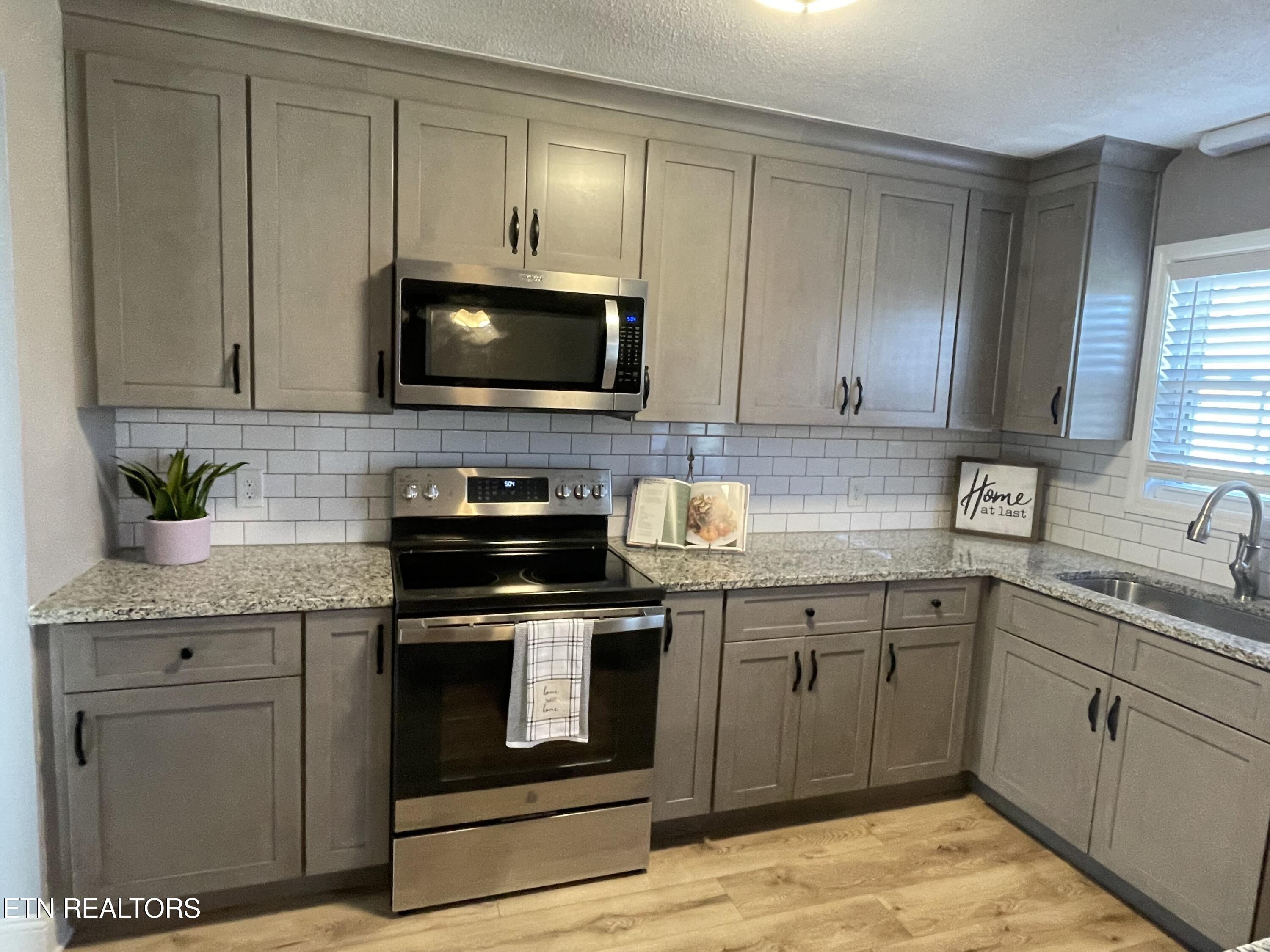 2918 W Woodbine Drive Maryville TN 37803