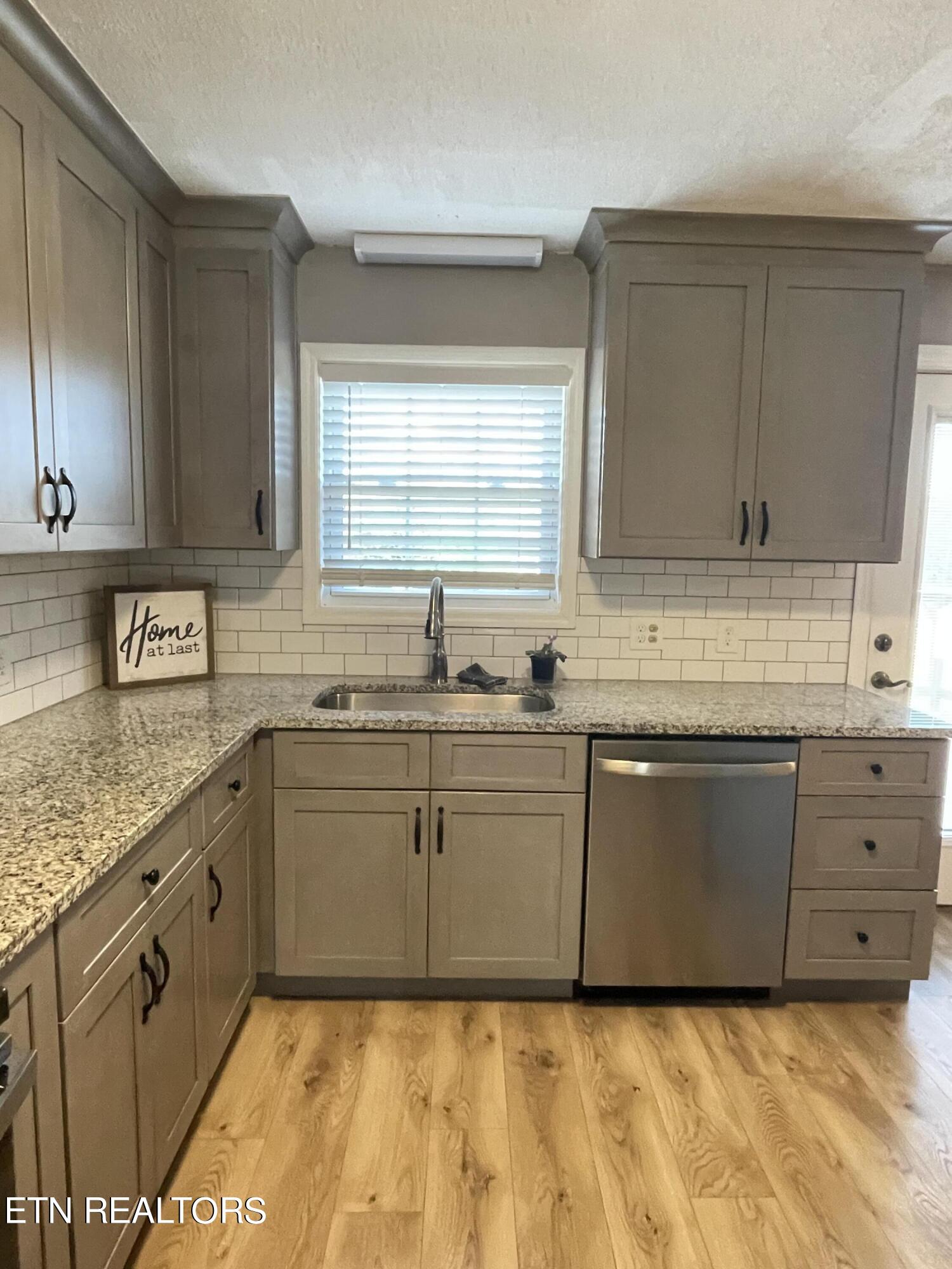 2918 W Woodbine Drive Maryville TN 37803