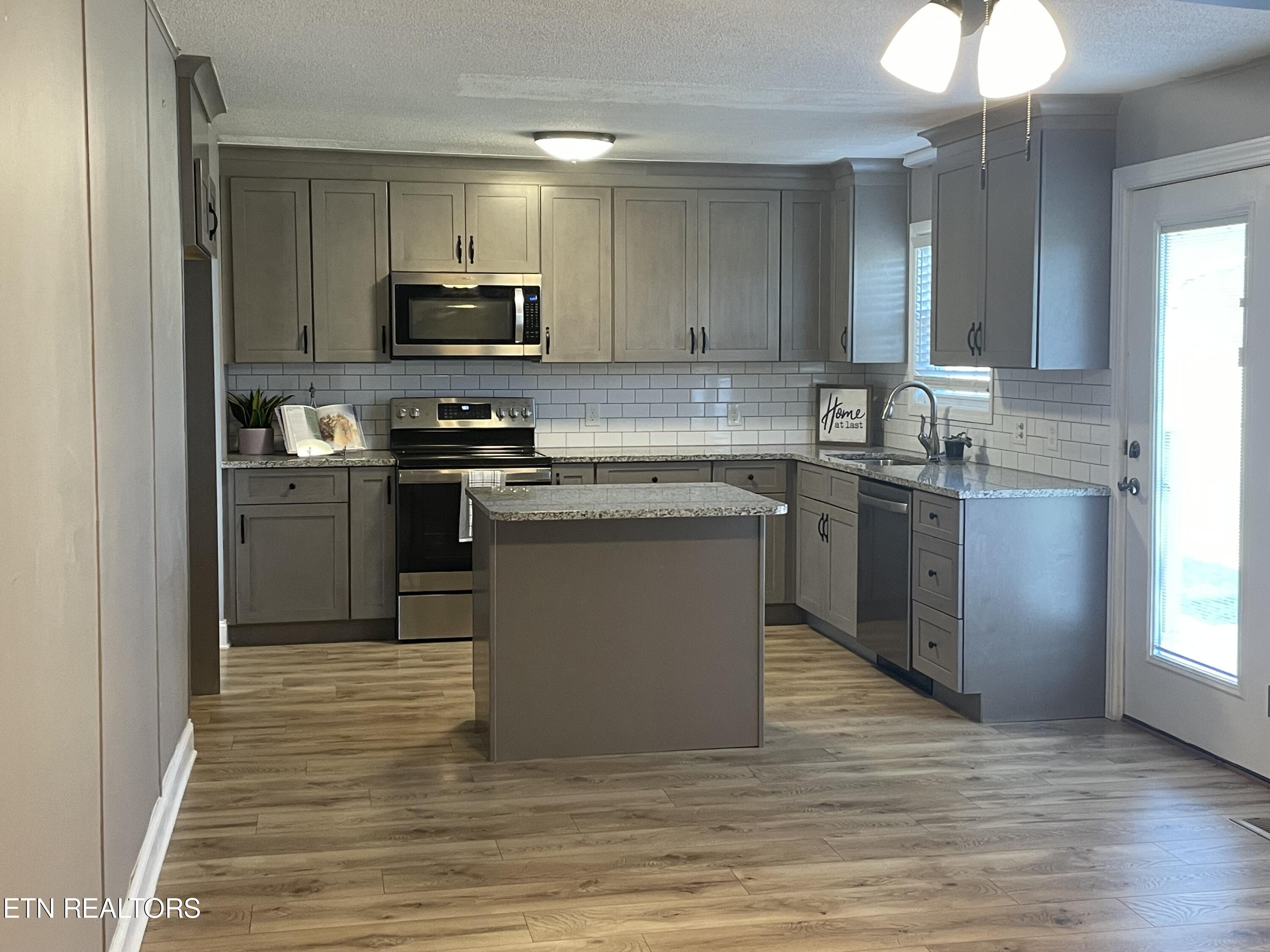 2918 W Woodbine Drive Maryville TN 37803