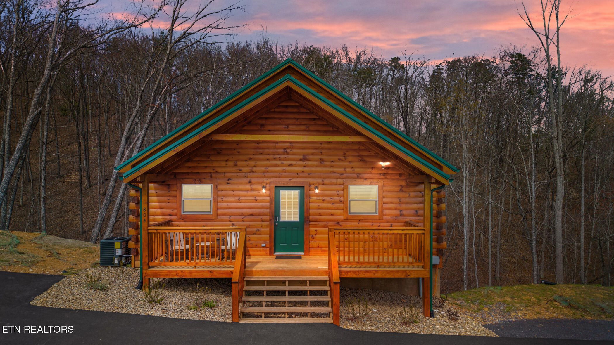 804 String Run Way Pigeon Forge TN 37863