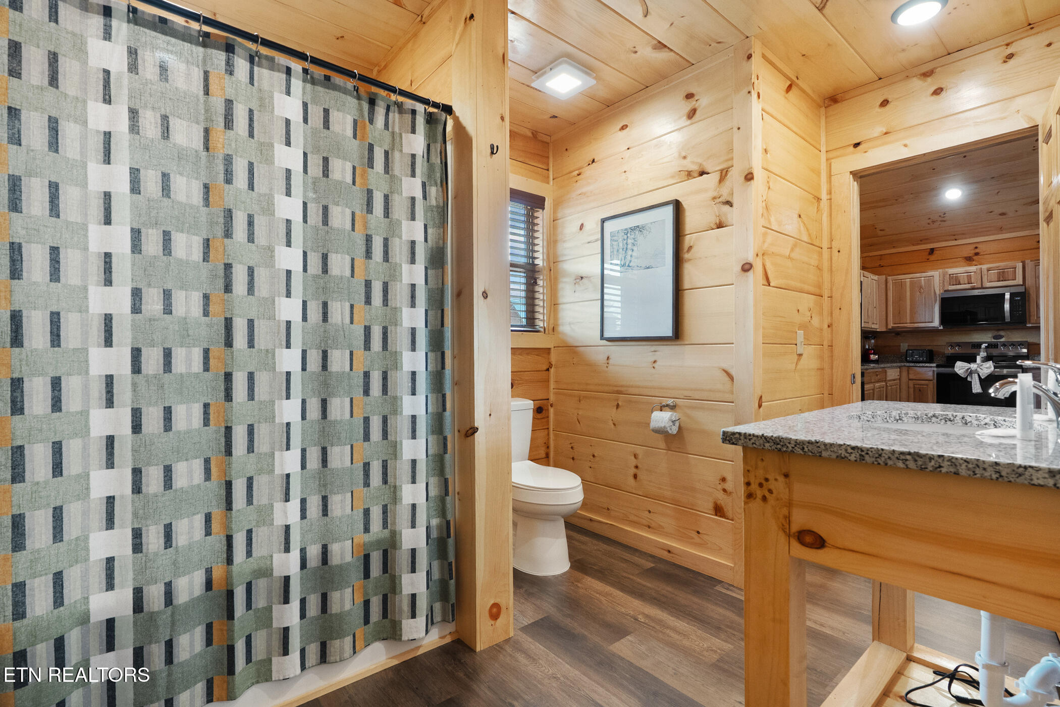 804 String Run Way Pigeon Forge TN 37863