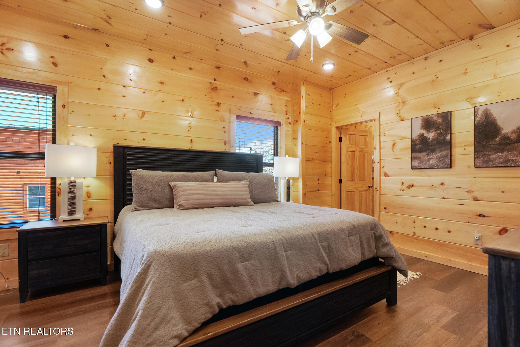 804 String Run Way Pigeon Forge TN 37863