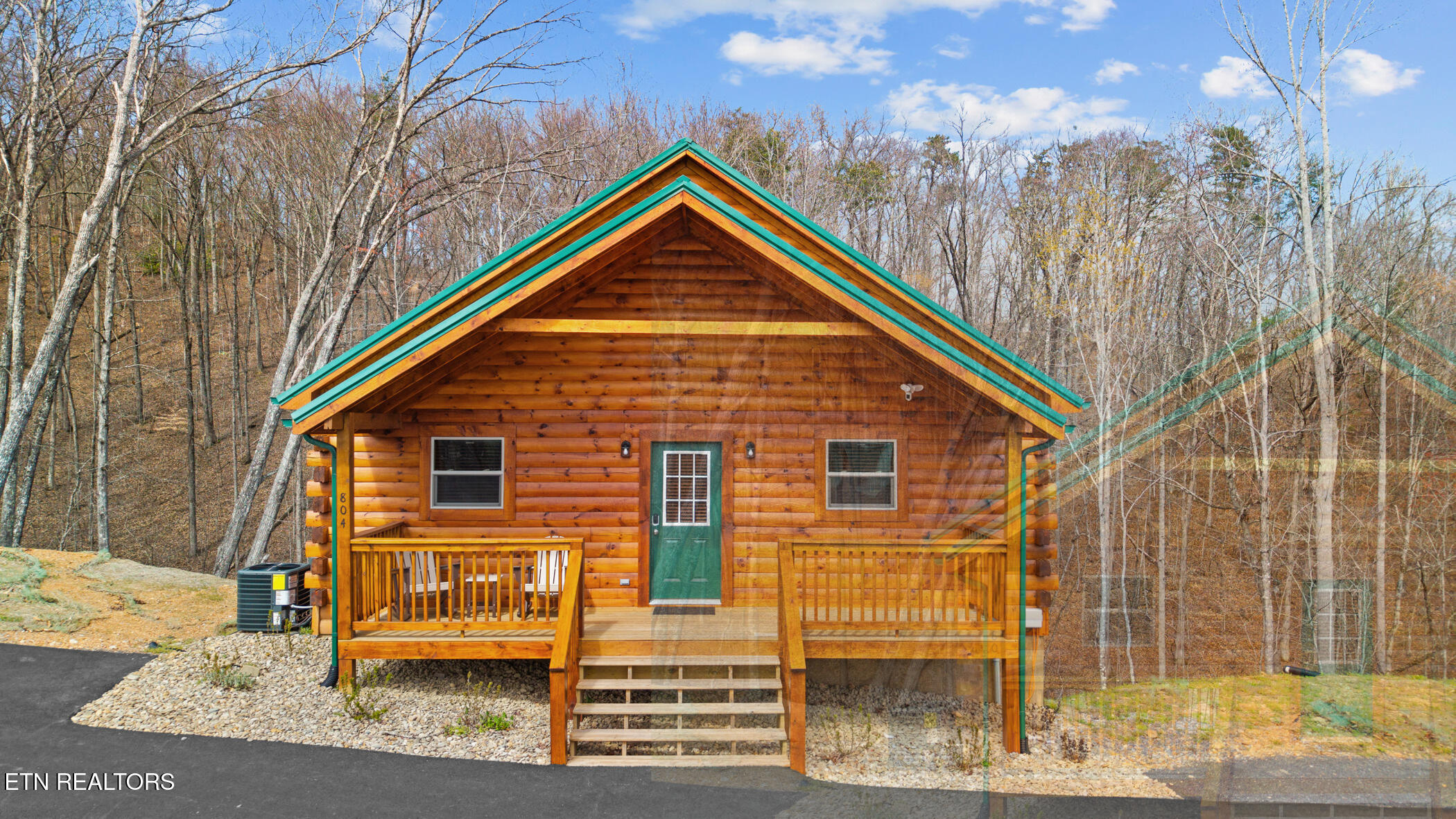 804 String Run Way Pigeon Forge TN 37863