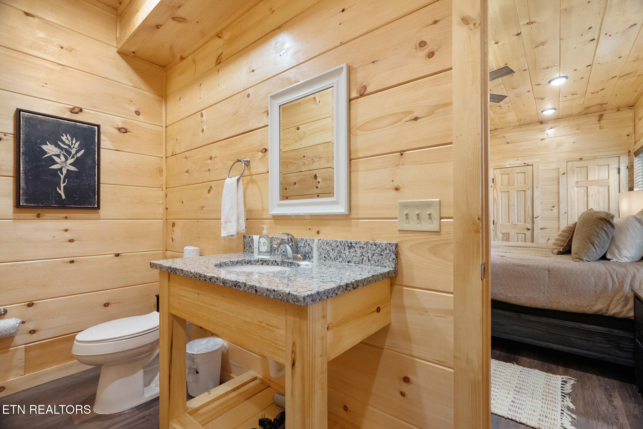 804 String Run Way Pigeon Forge TN 37863