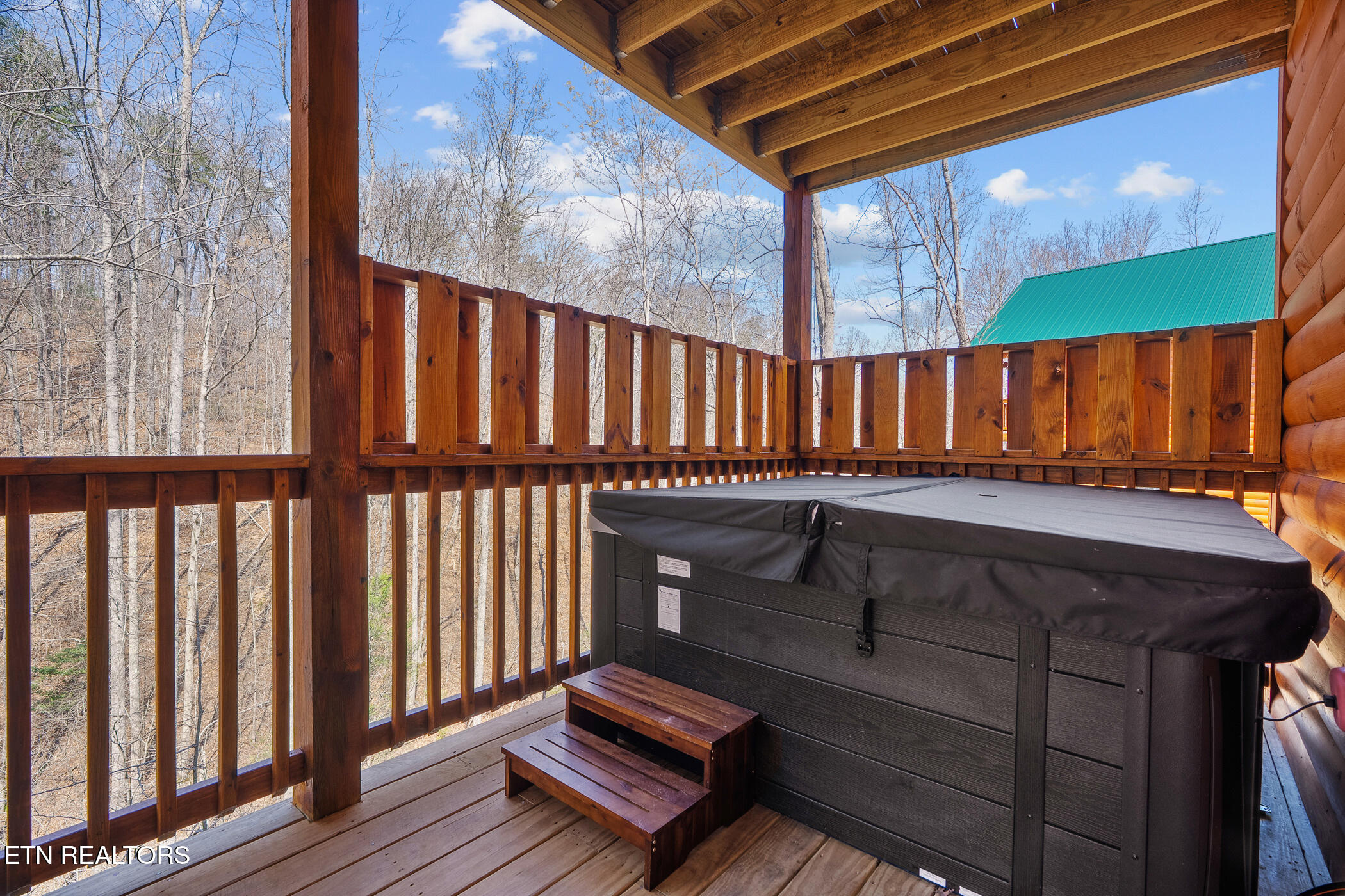 804 String Run Way Pigeon Forge TN 37863