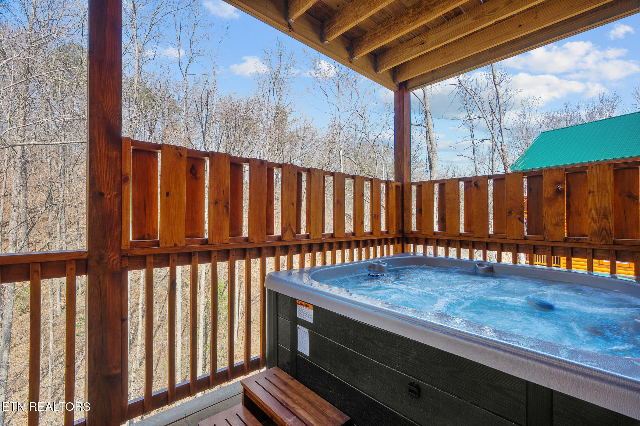 804 String Run Way Pigeon Forge TN 37863