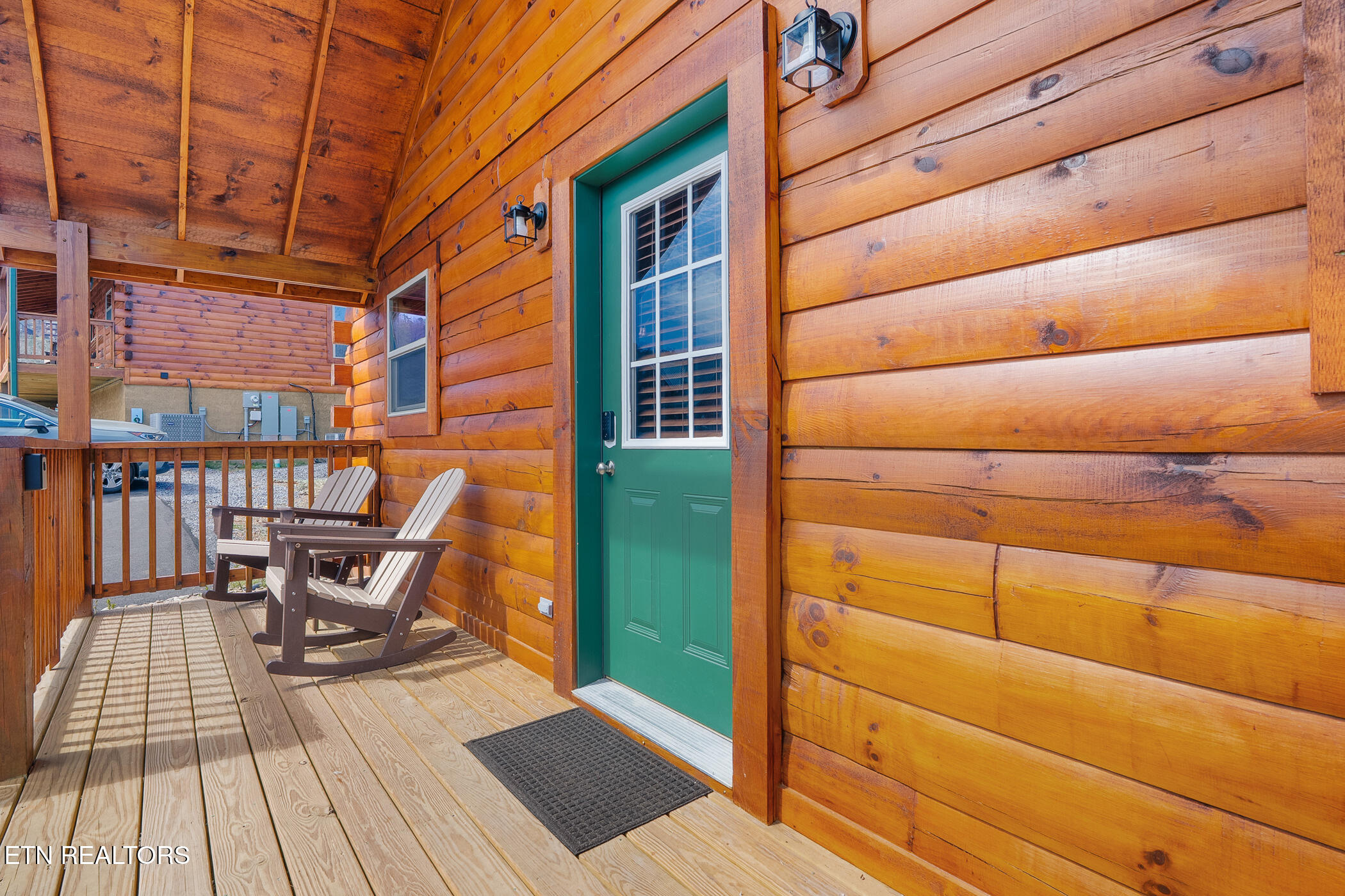 804 String Run Way Pigeon Forge TN 37863