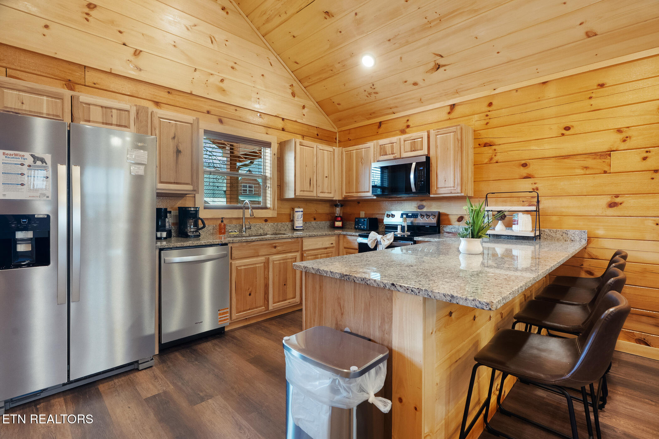 804 String Run Way Pigeon Forge TN 37863