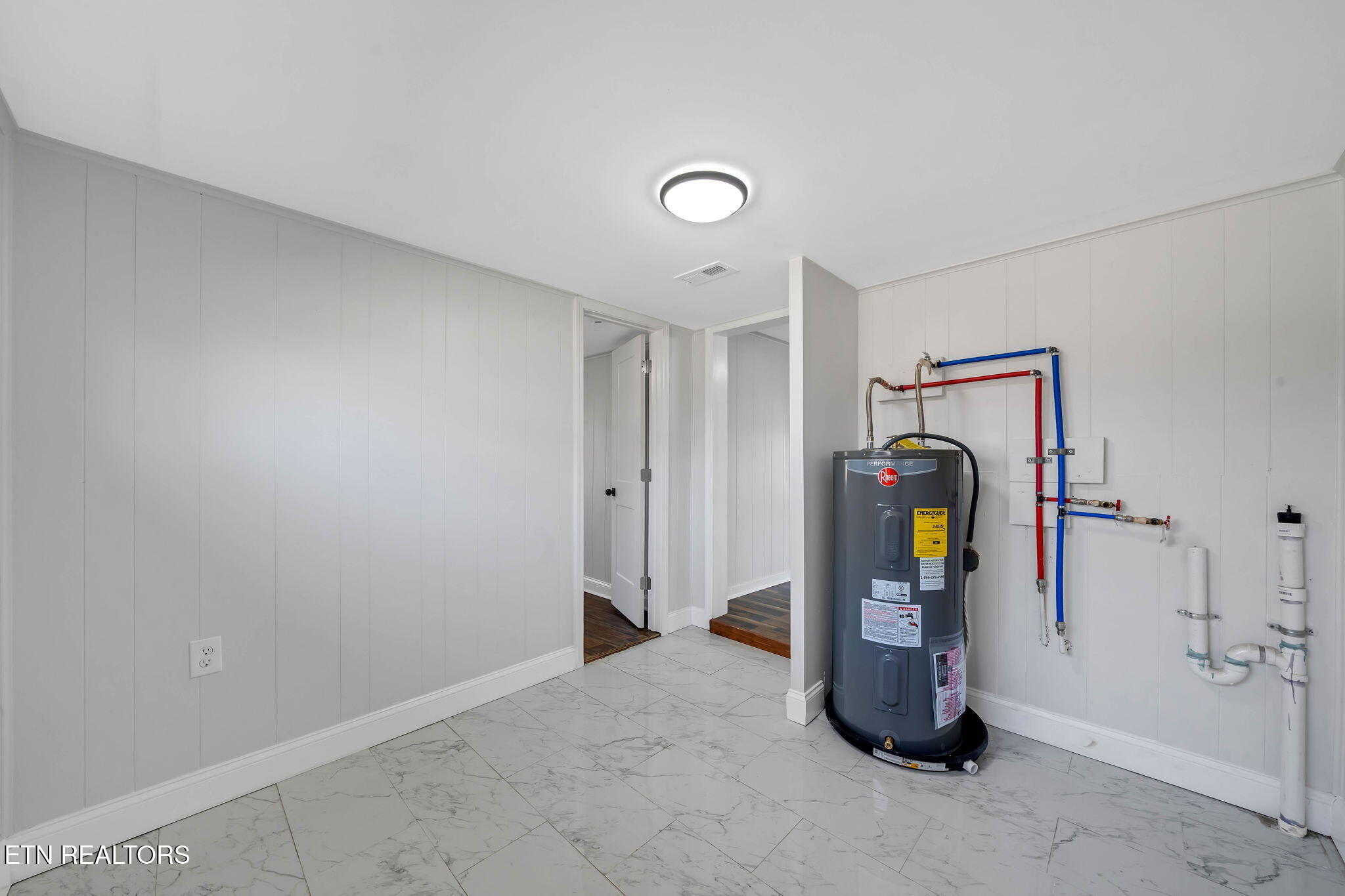 213 Mountain Road Clinton TN 37716