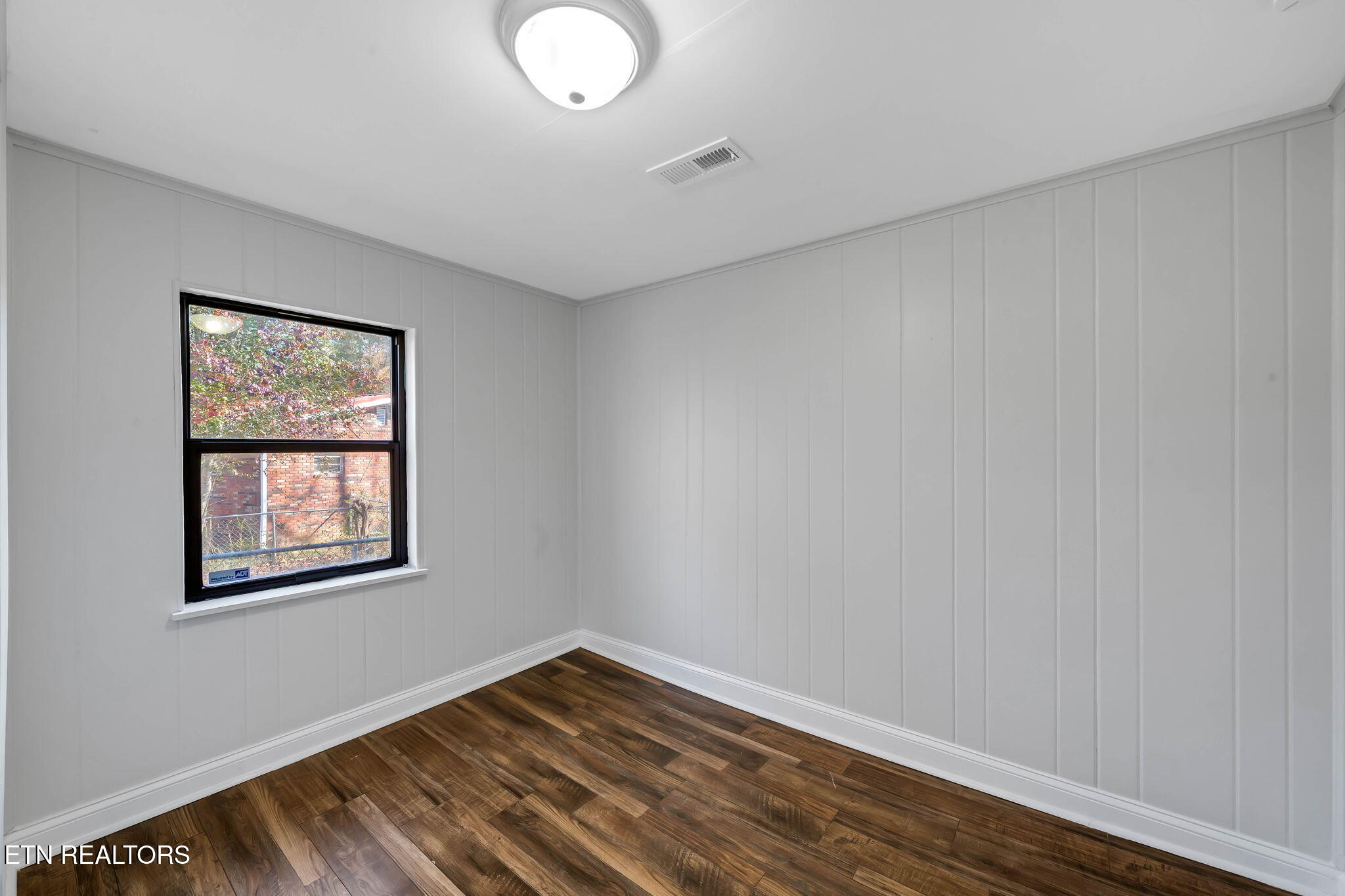 213 Mountain Road Clinton TN 37716