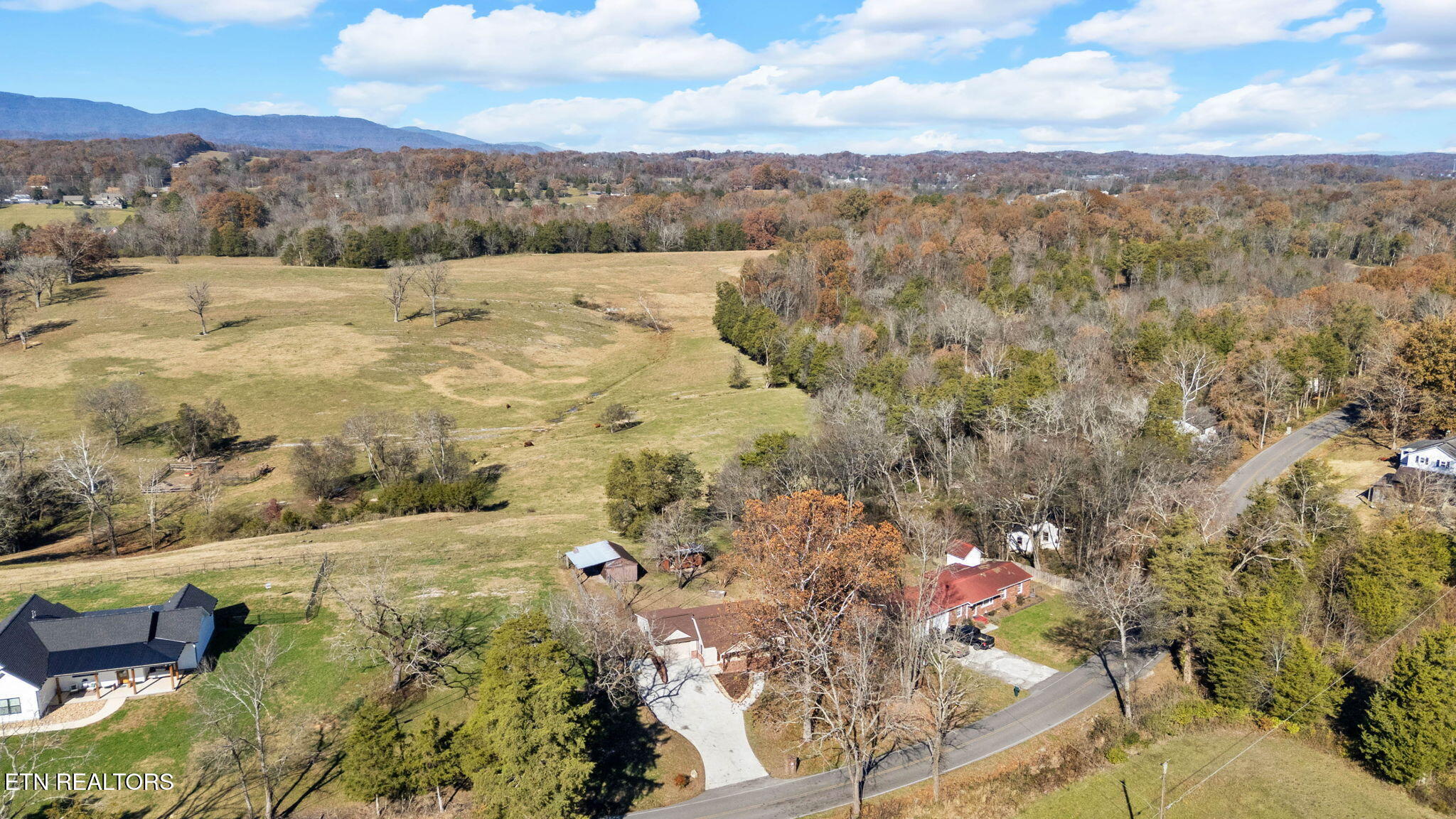 213 Mountain Road Clinton TN 37716