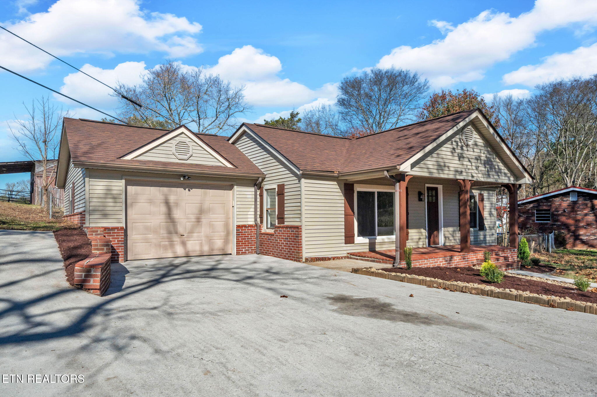 213 Mountain Road Clinton TN 37716