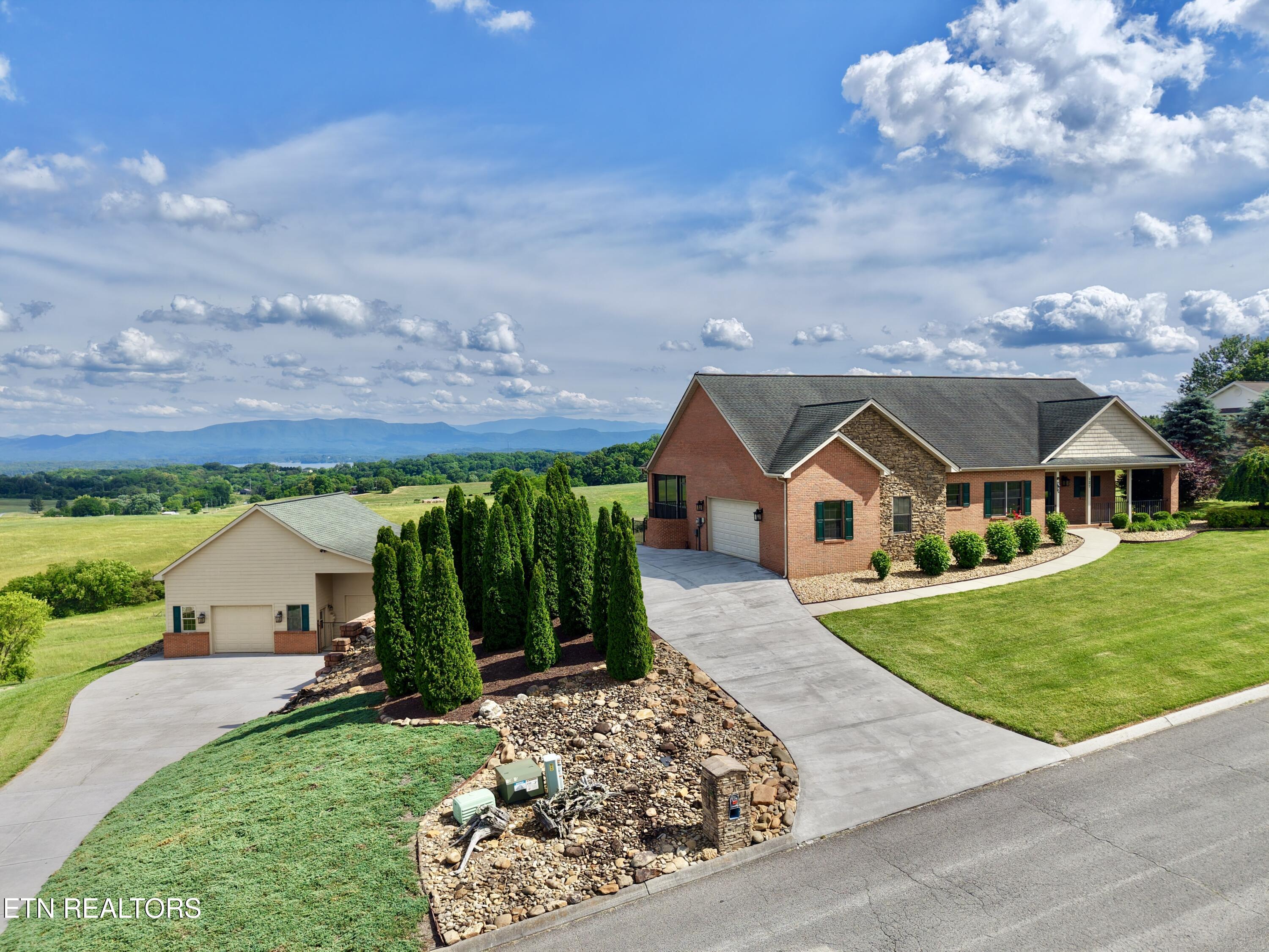 127 Golf View Boulevard Dandridge TN 37725