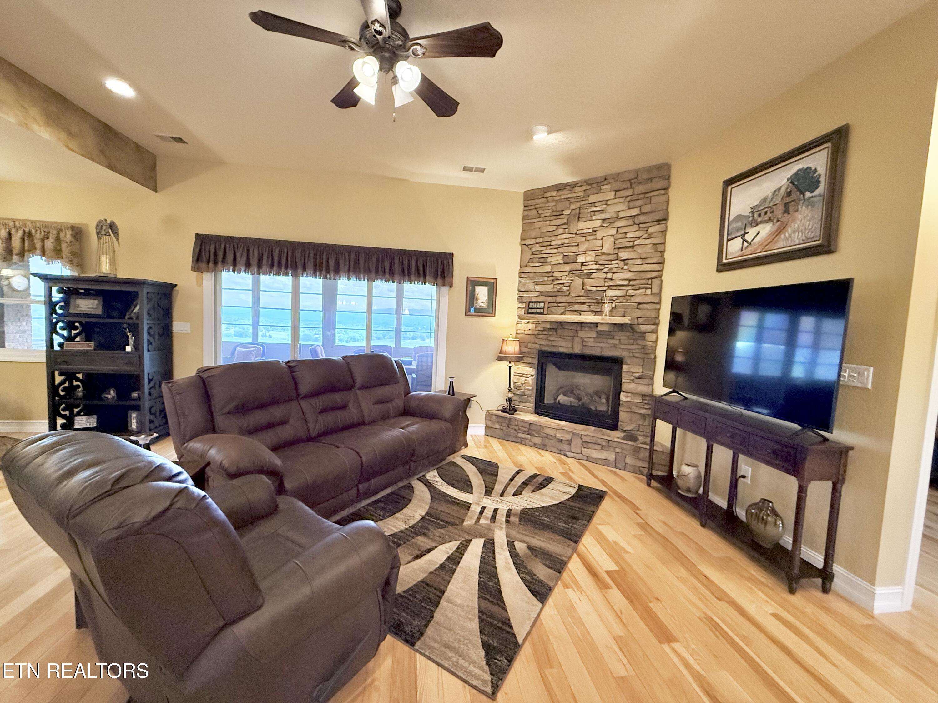 127 Golf View Boulevard Dandridge TN 37725