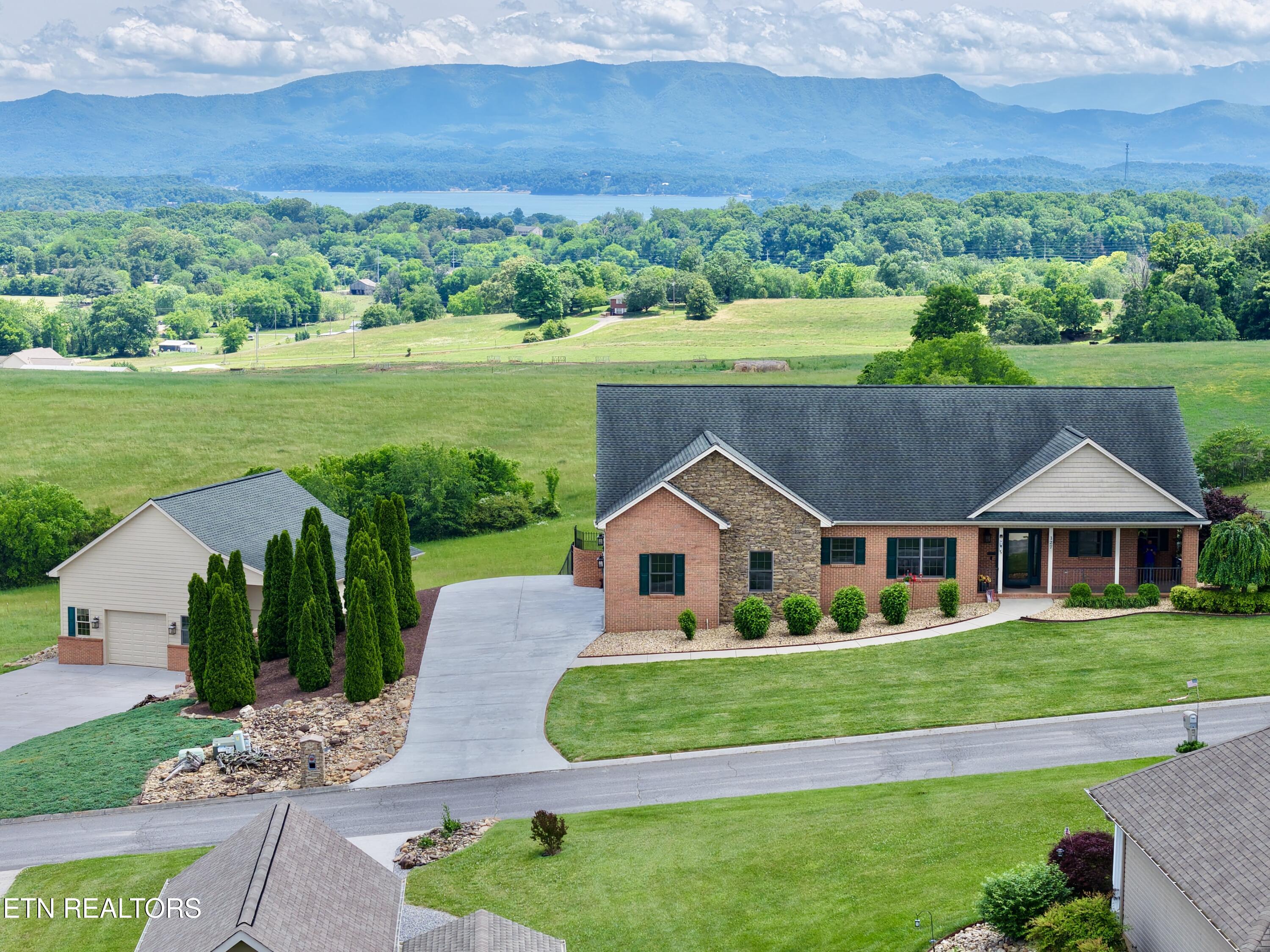 127 Golf View Boulevard Dandridge TN 37725
