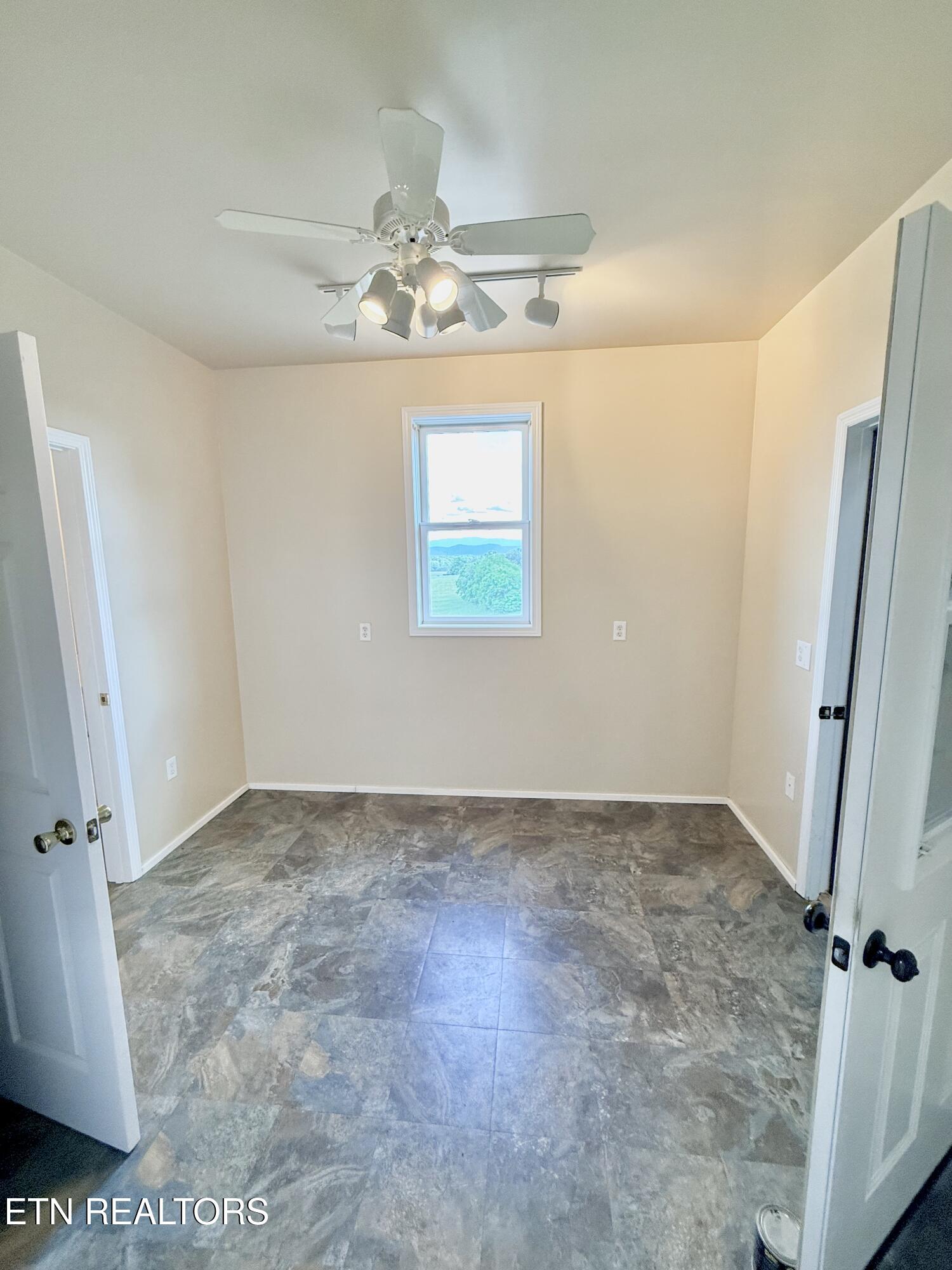 127 Golf View Boulevard Dandridge TN 37725