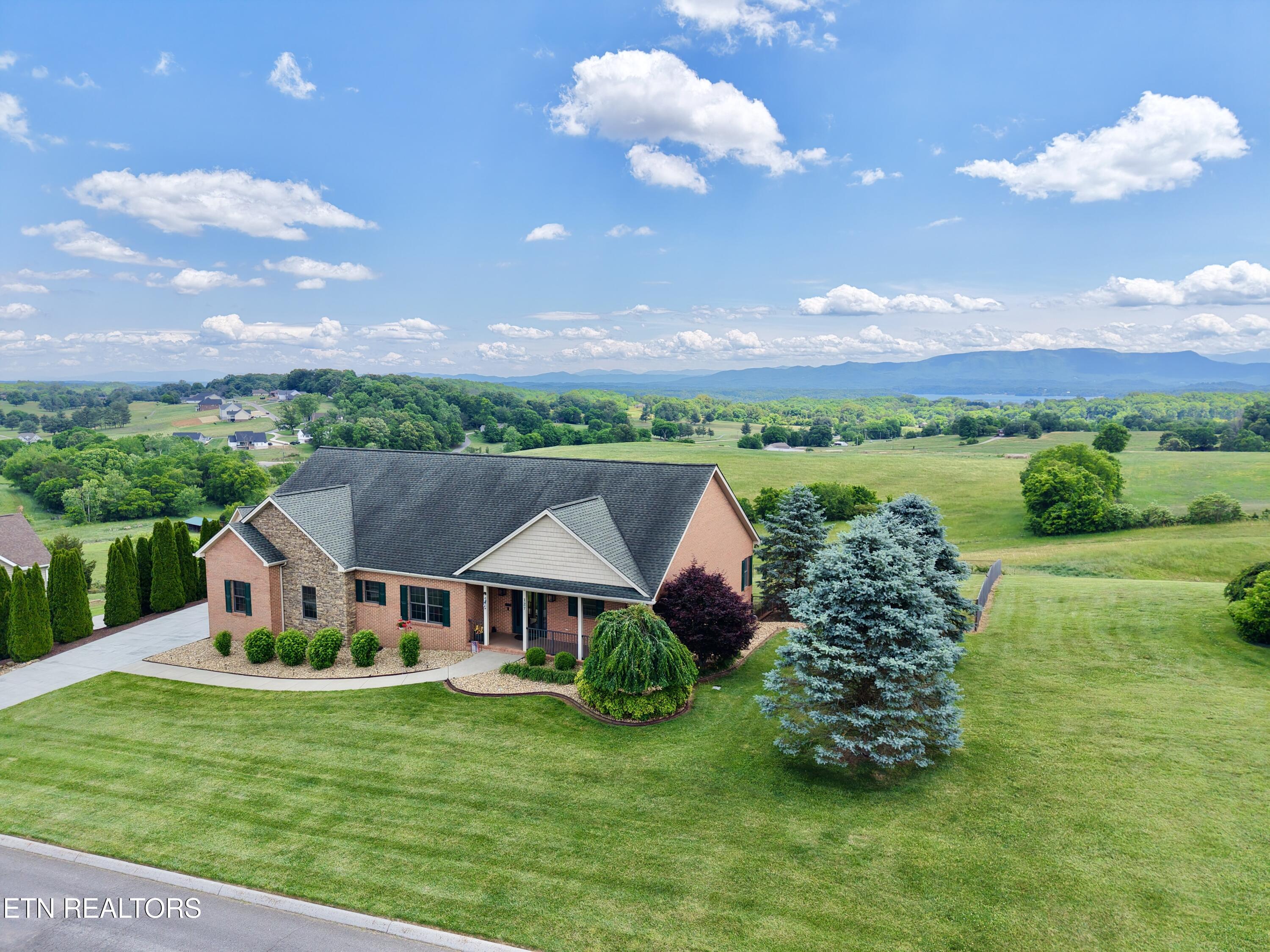 127 Golf View Boulevard Dandridge TN 37725