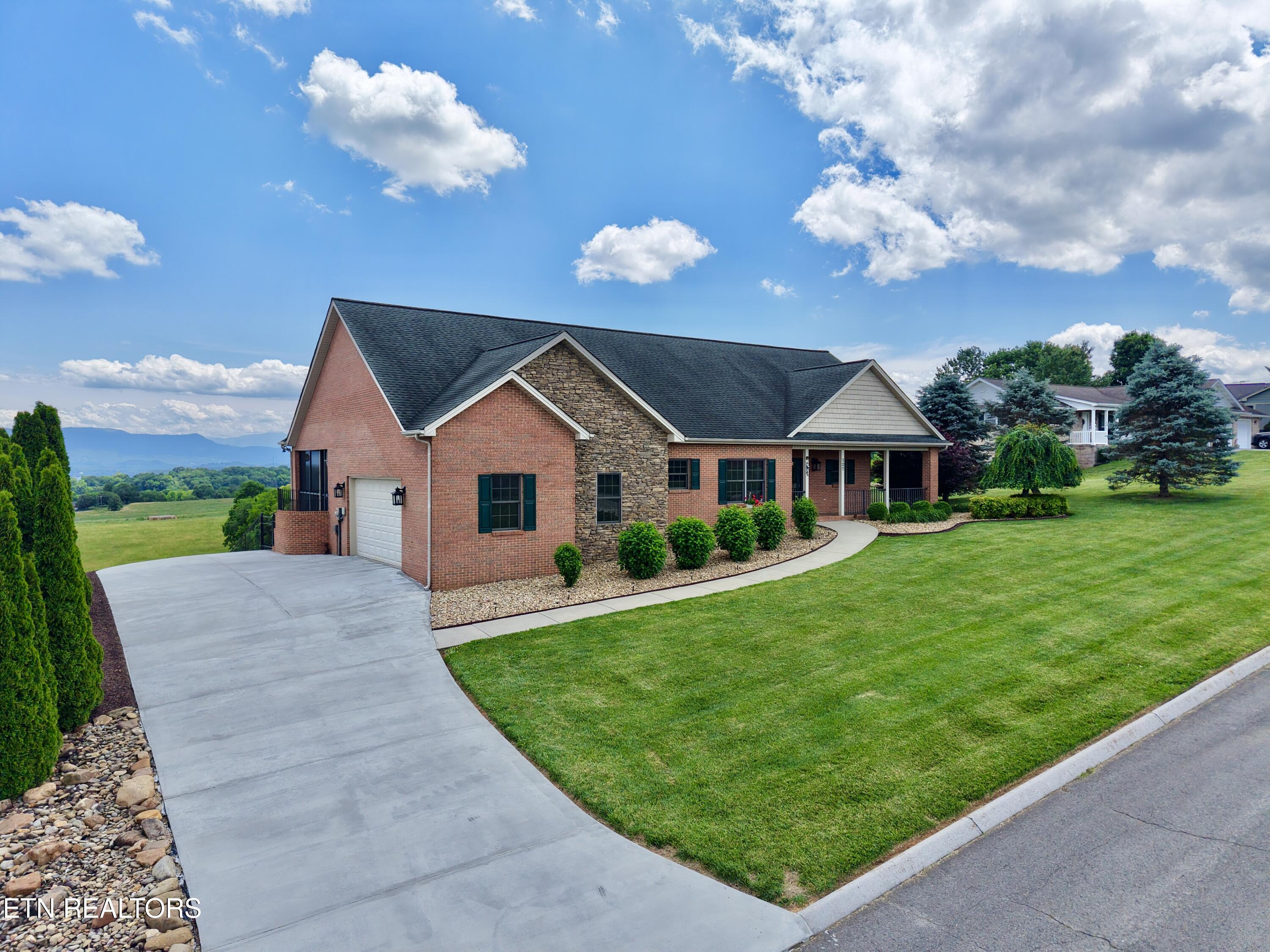 127 Golf View Boulevard Dandridge TN 37725