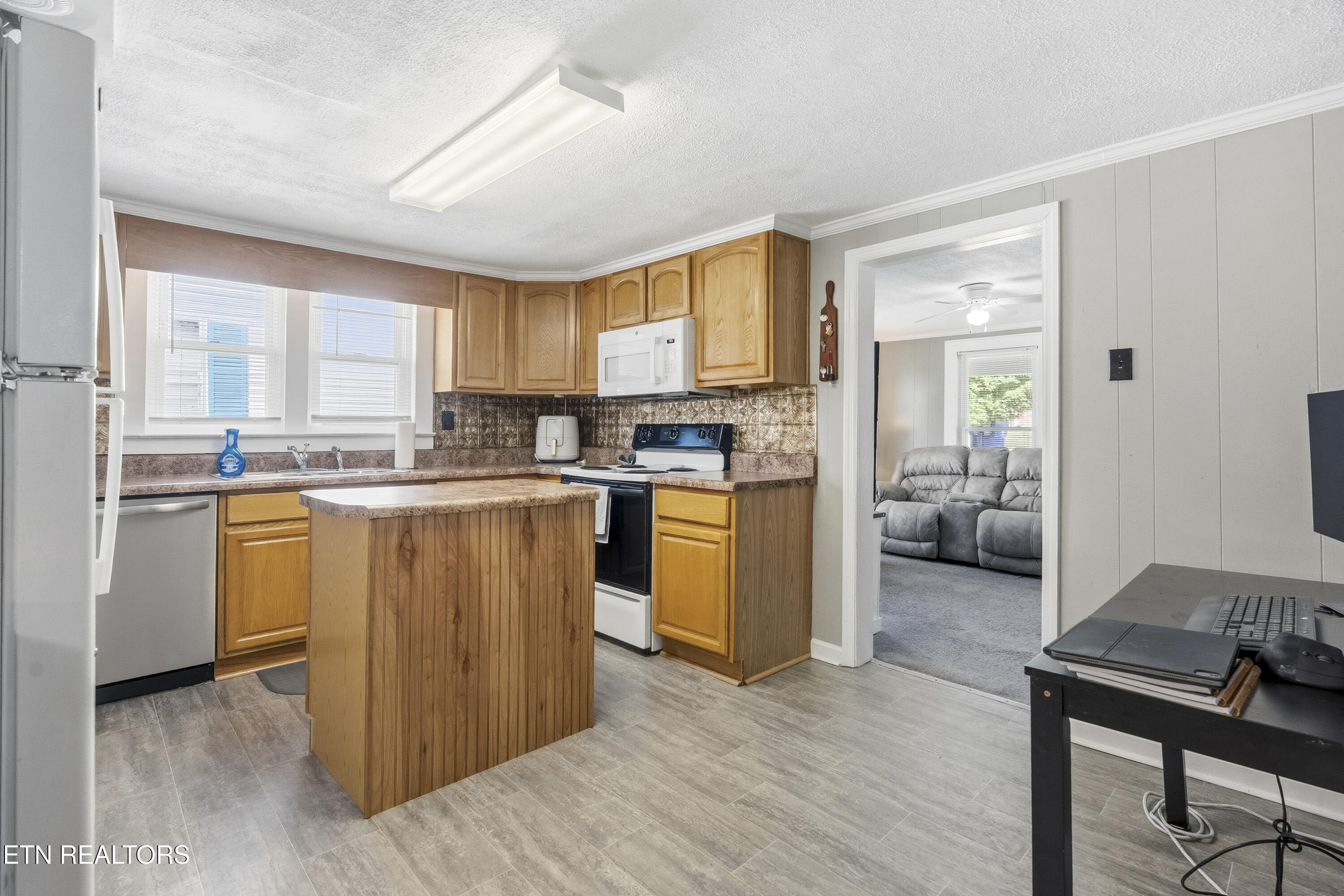 613 Fowler Street Clinton TN 37716