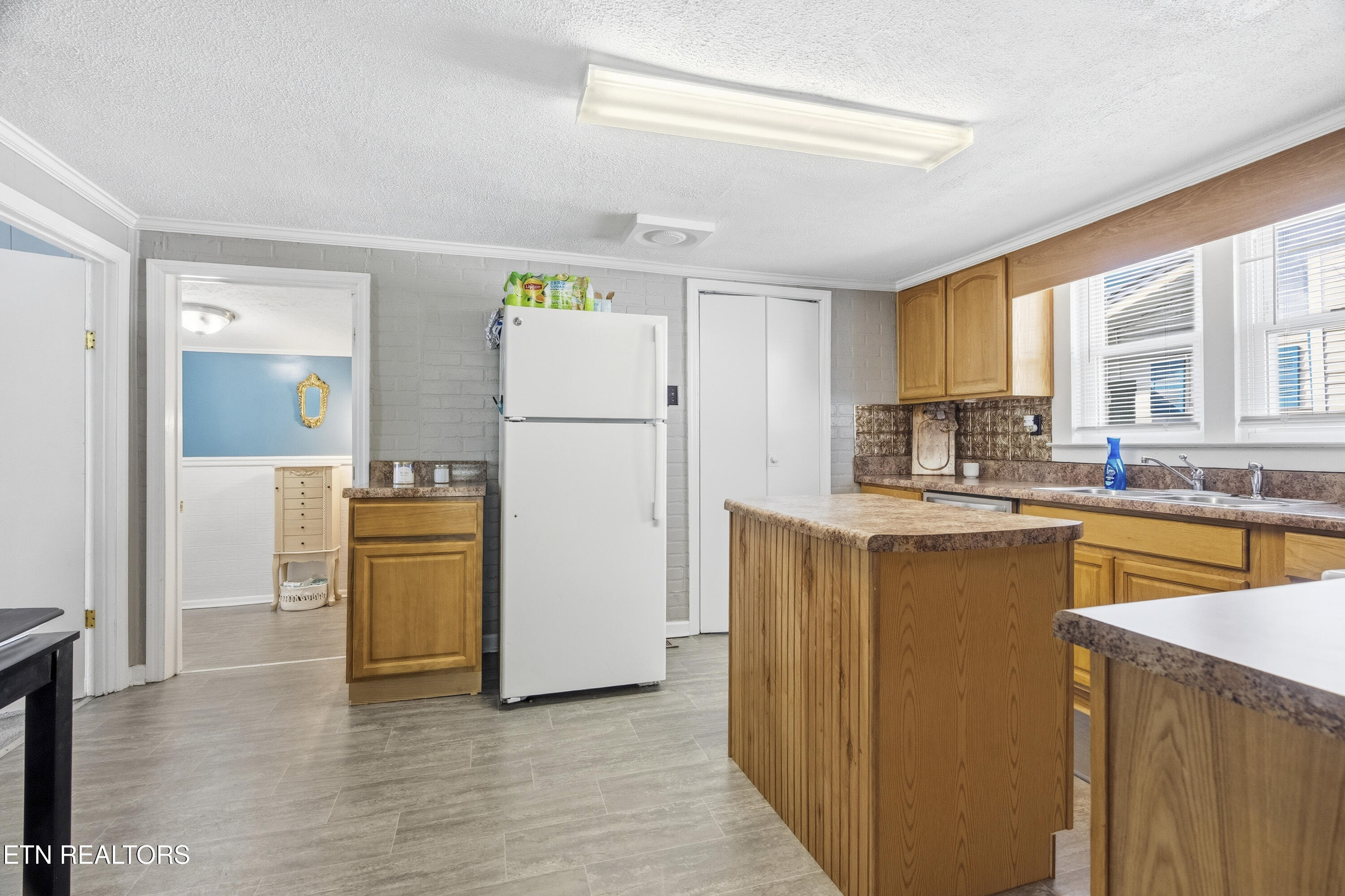 613 Fowler Street Clinton TN 37716