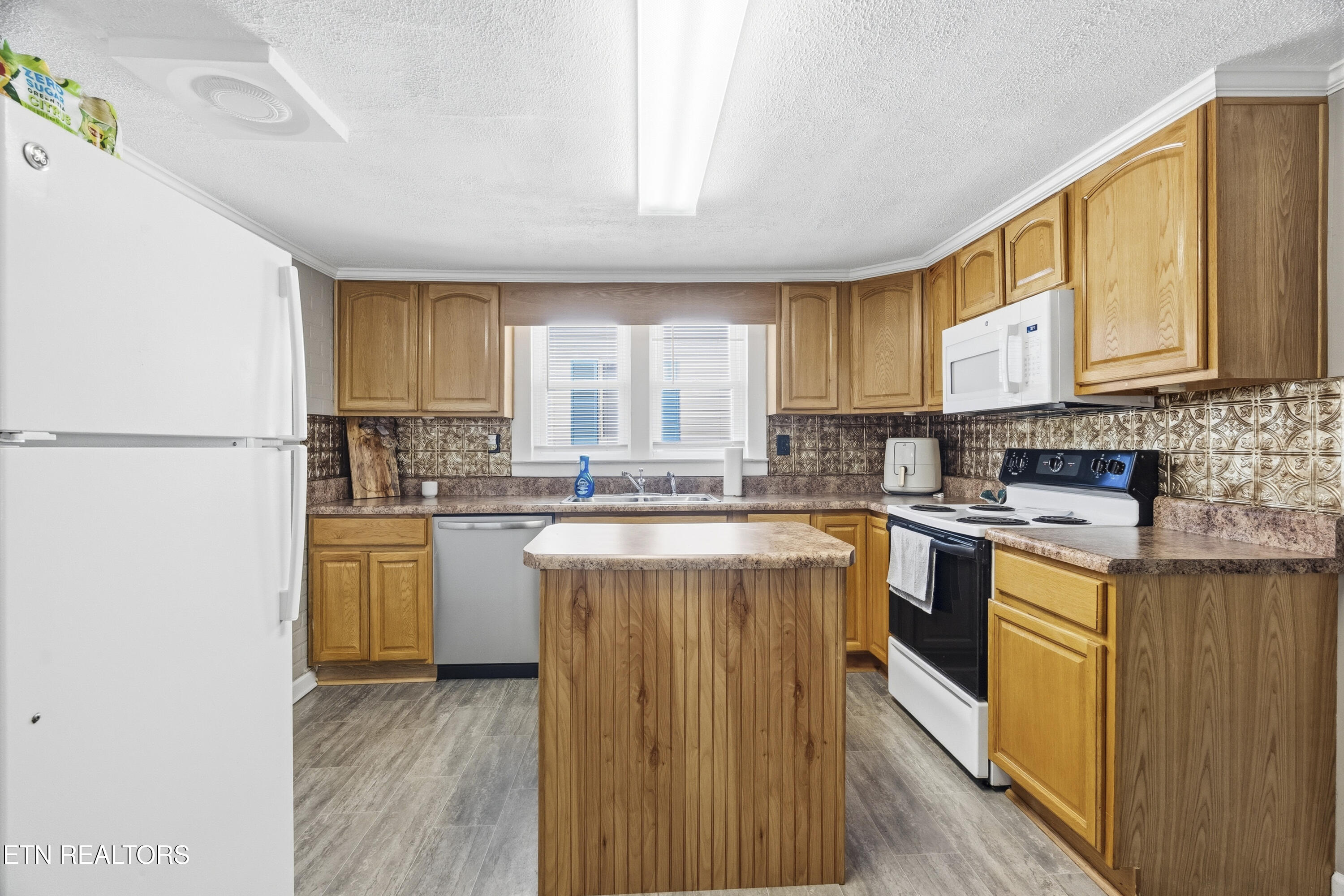 613 Fowler Street Clinton TN 37716