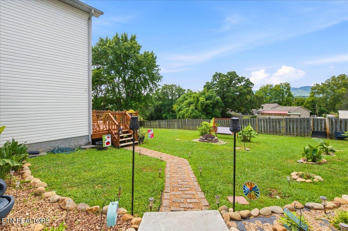 146 Crescent Lane Jacksboro TN 37757