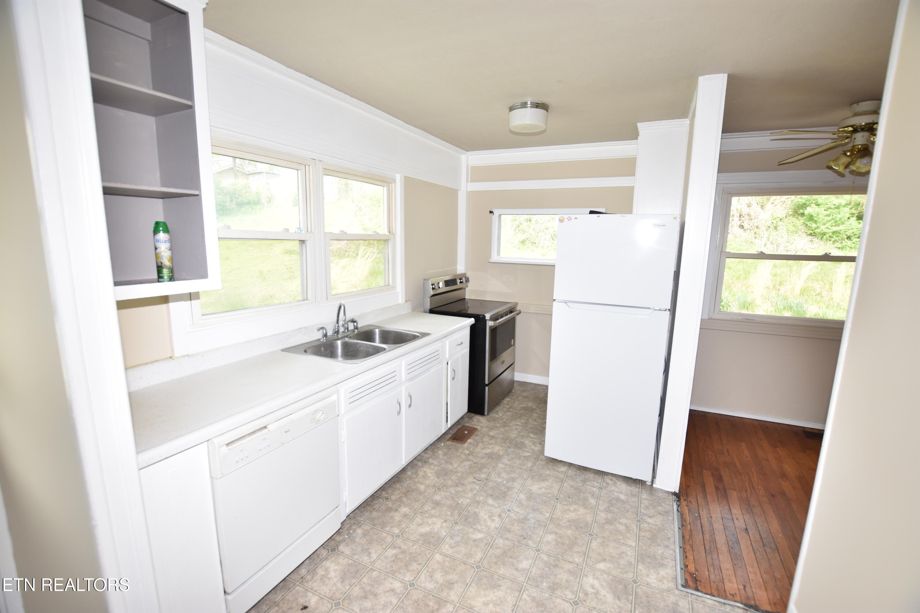 100 W Geneva Lane Oak Ridge TN 37830