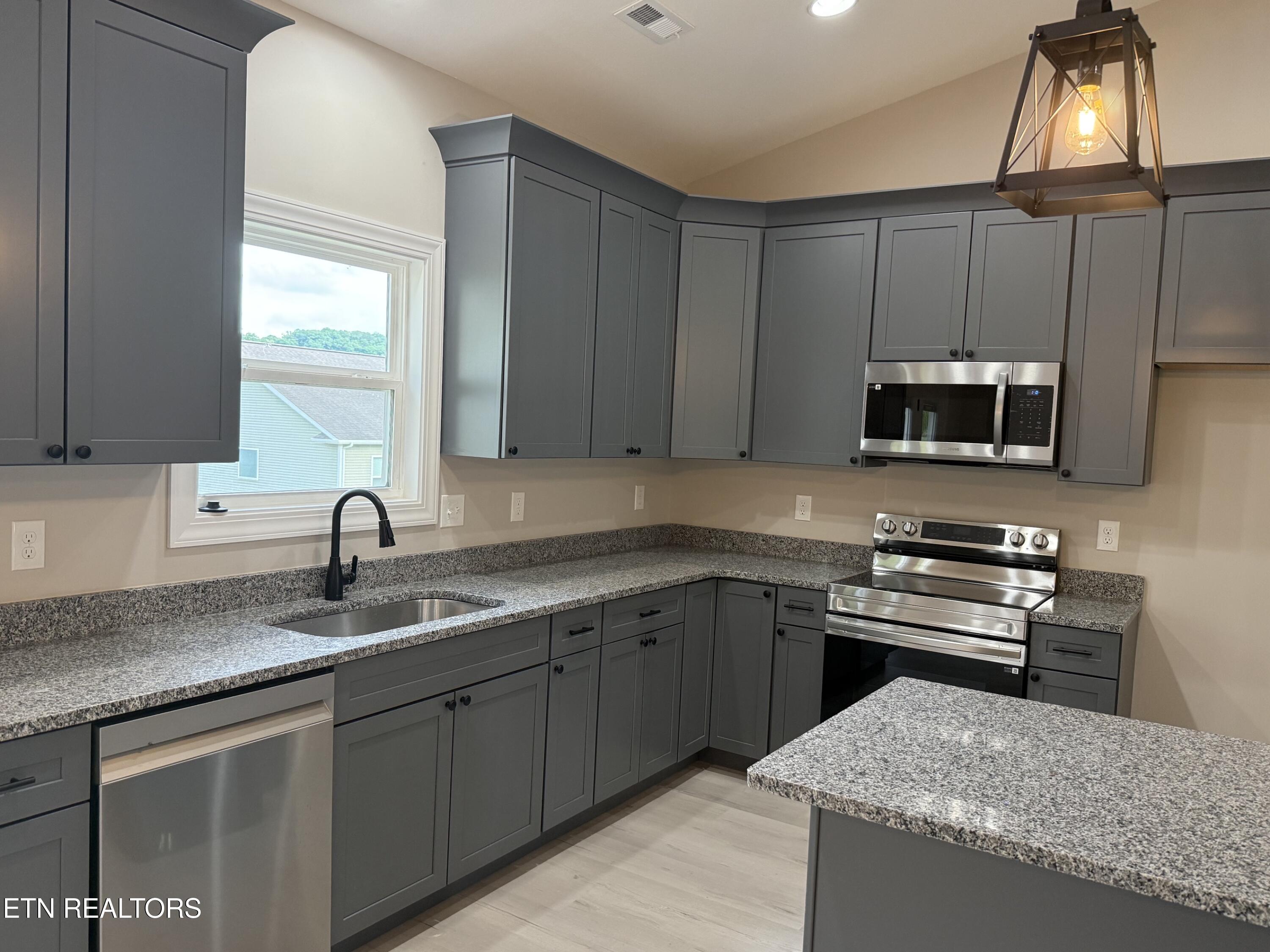 214 Mossy Rock Road Clinton TN 37716