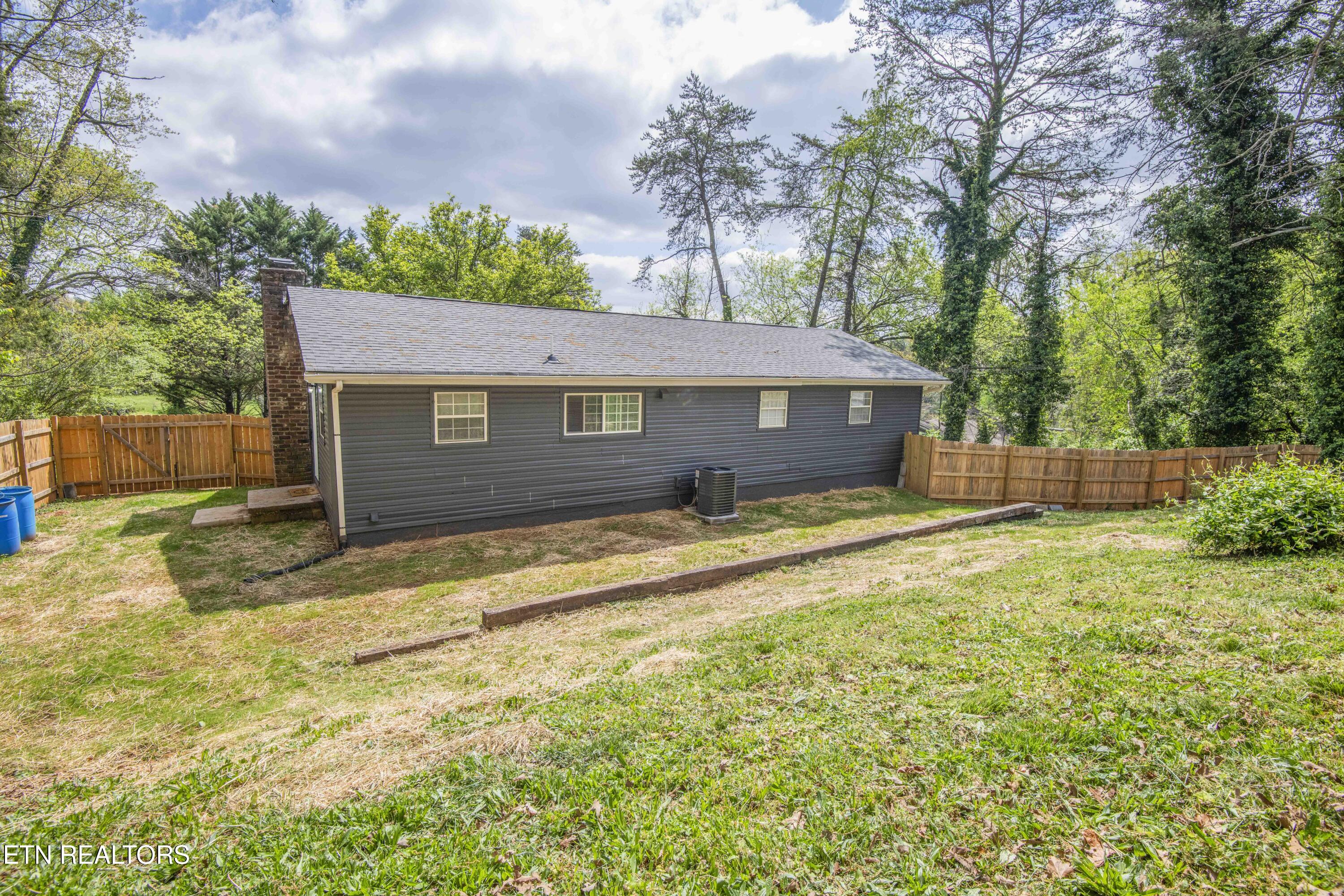 1305 Holmouth Lane Knoxville TN 37914