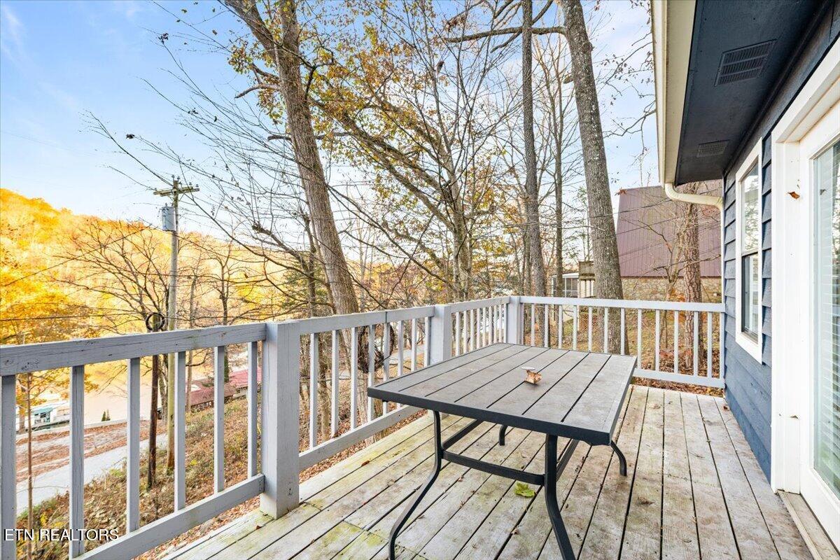 131 Phoenix Lane Speedwell TN 37870