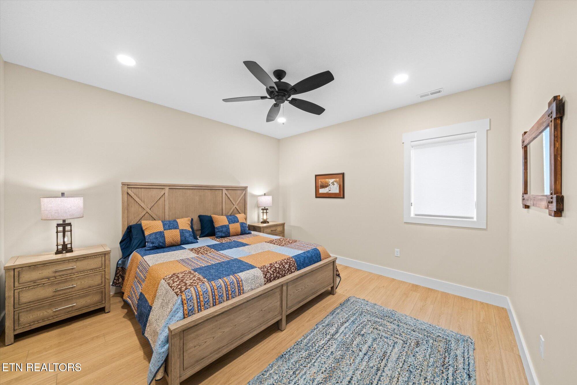 156 Smokeys Point Lafollette TN 37766