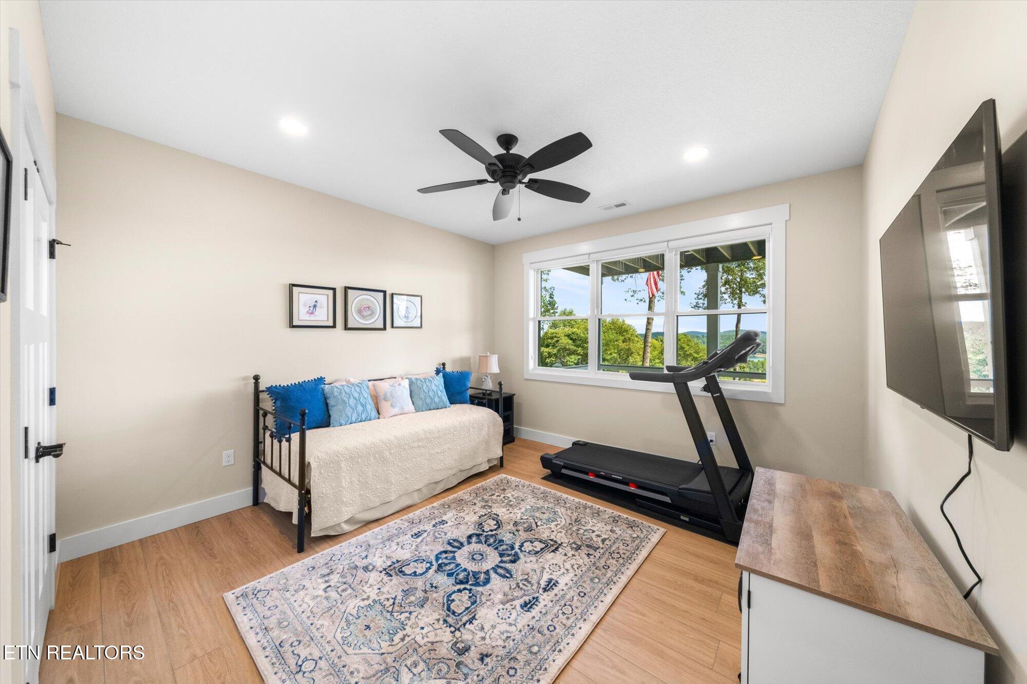 156 Smokeys Point Lafollette TN 37766