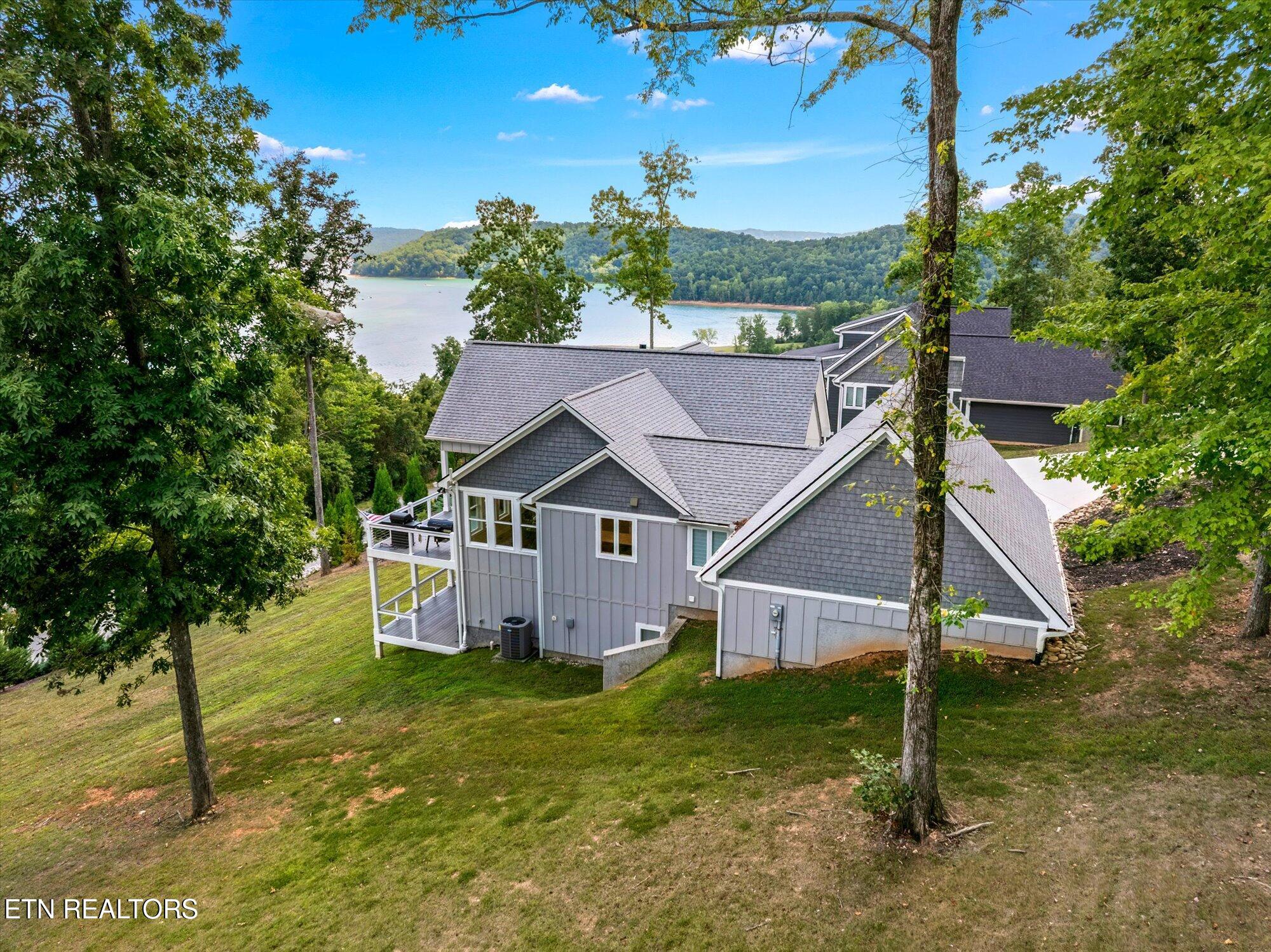156 Smokeys Point Lafollette TN 37766