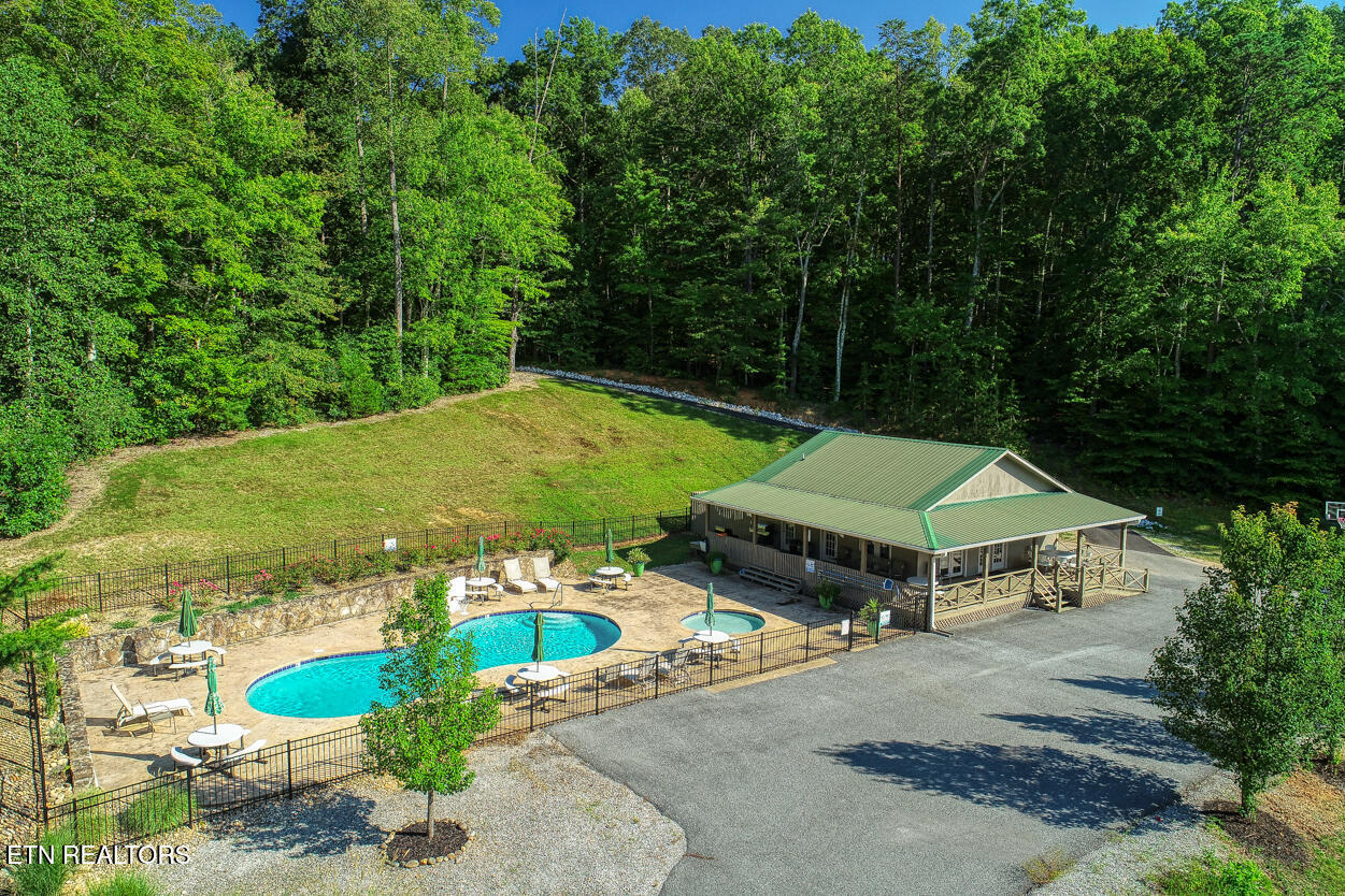 156 Smokeys Point Lafollette TN 37766