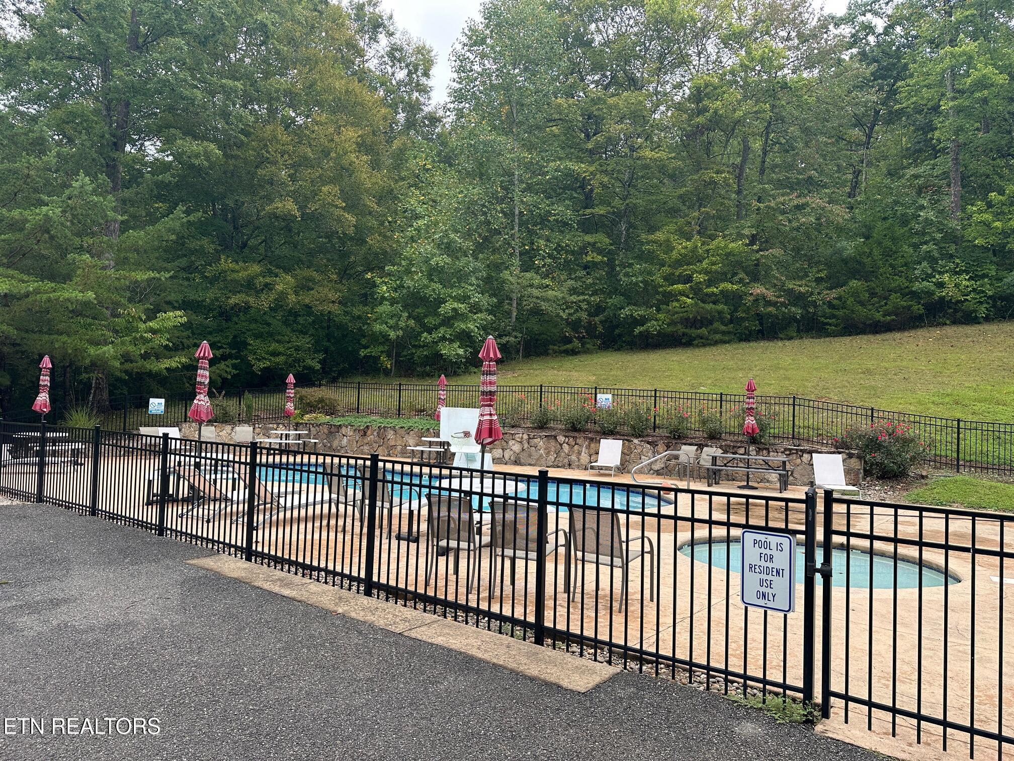 156 Smokeys Point Lafollette TN 37766
