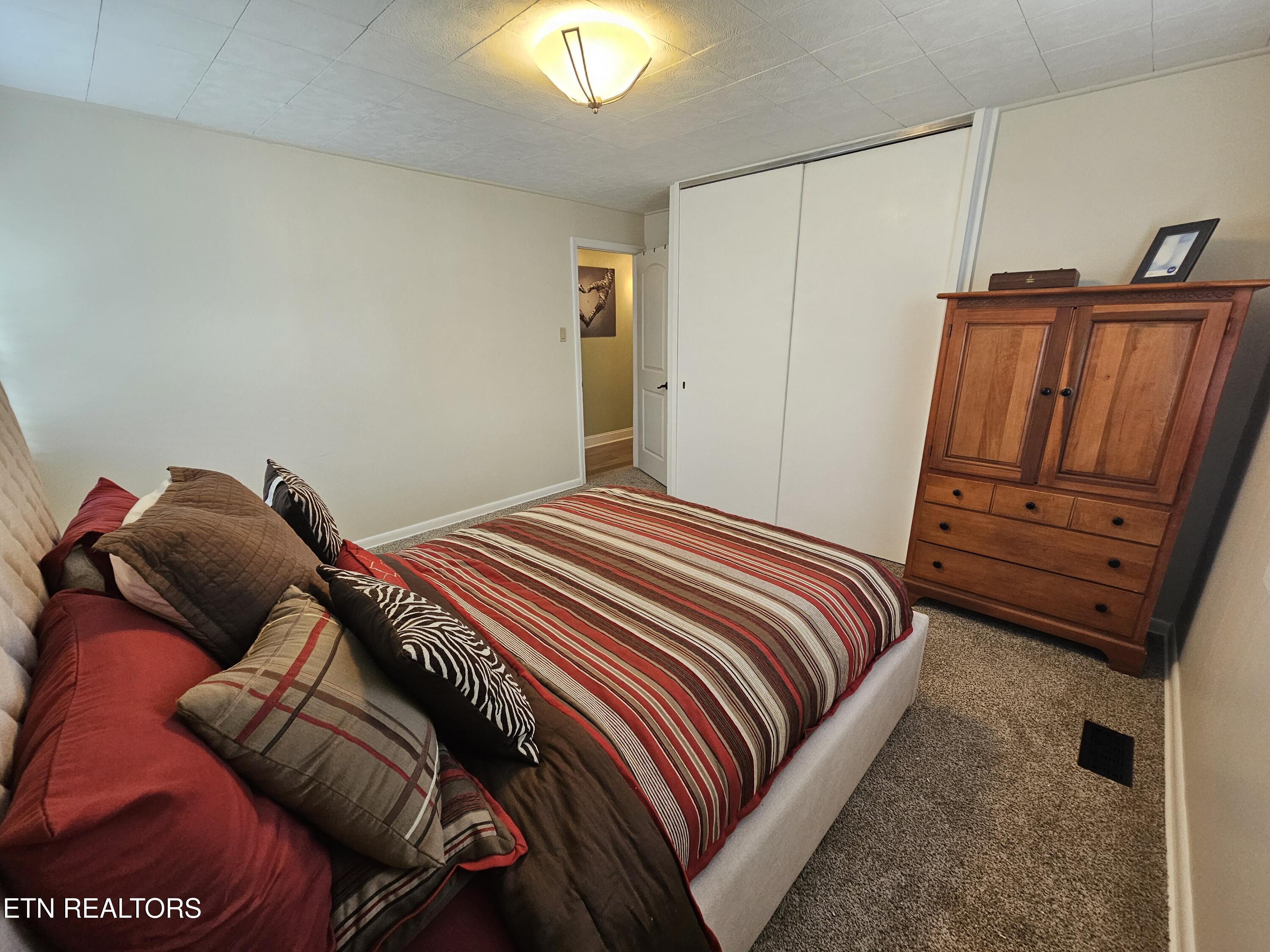 104 Thayer Lane Oak Ridge TN 37830