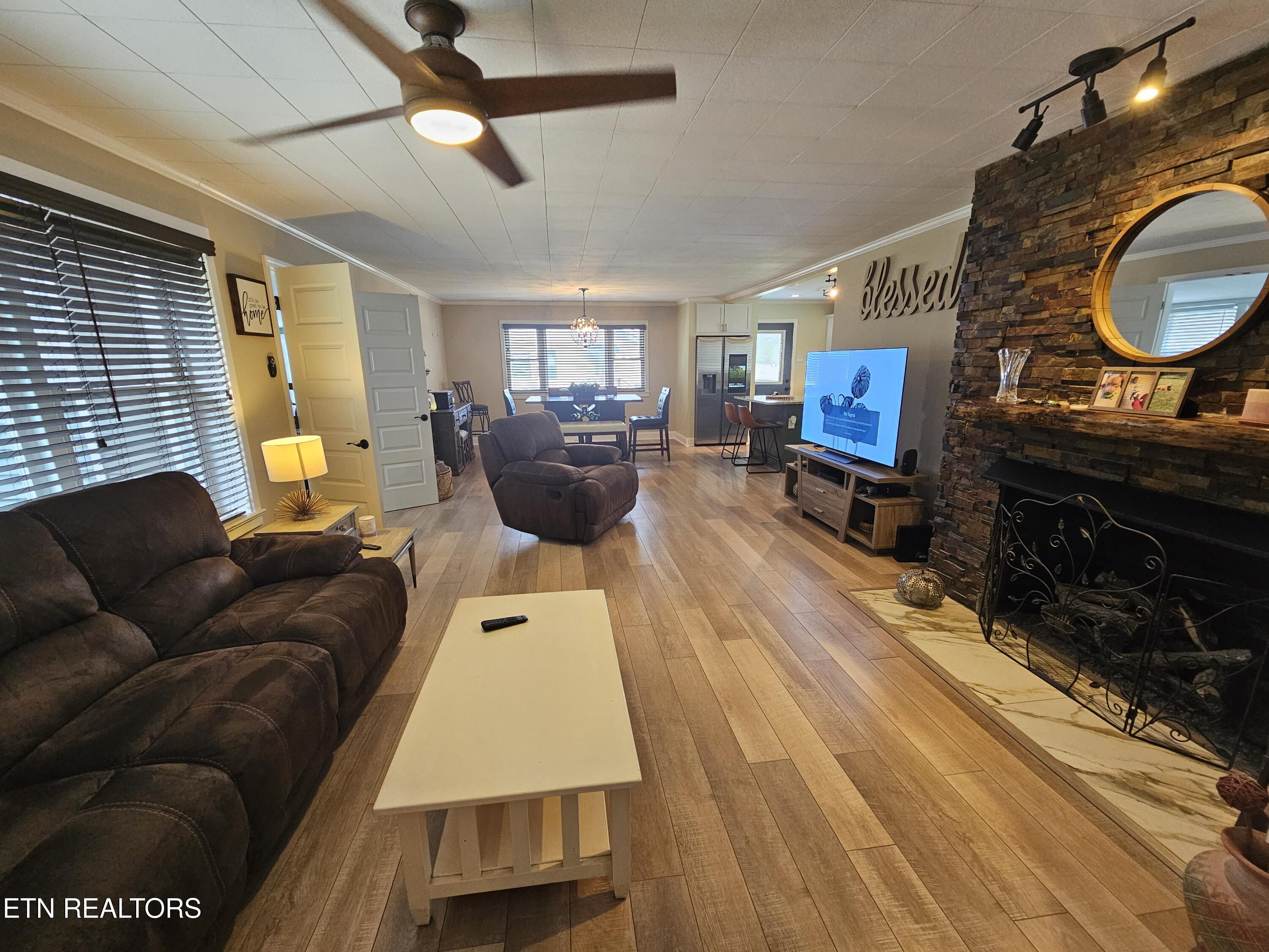 104 Thayer Lane Oak Ridge TN 37830
