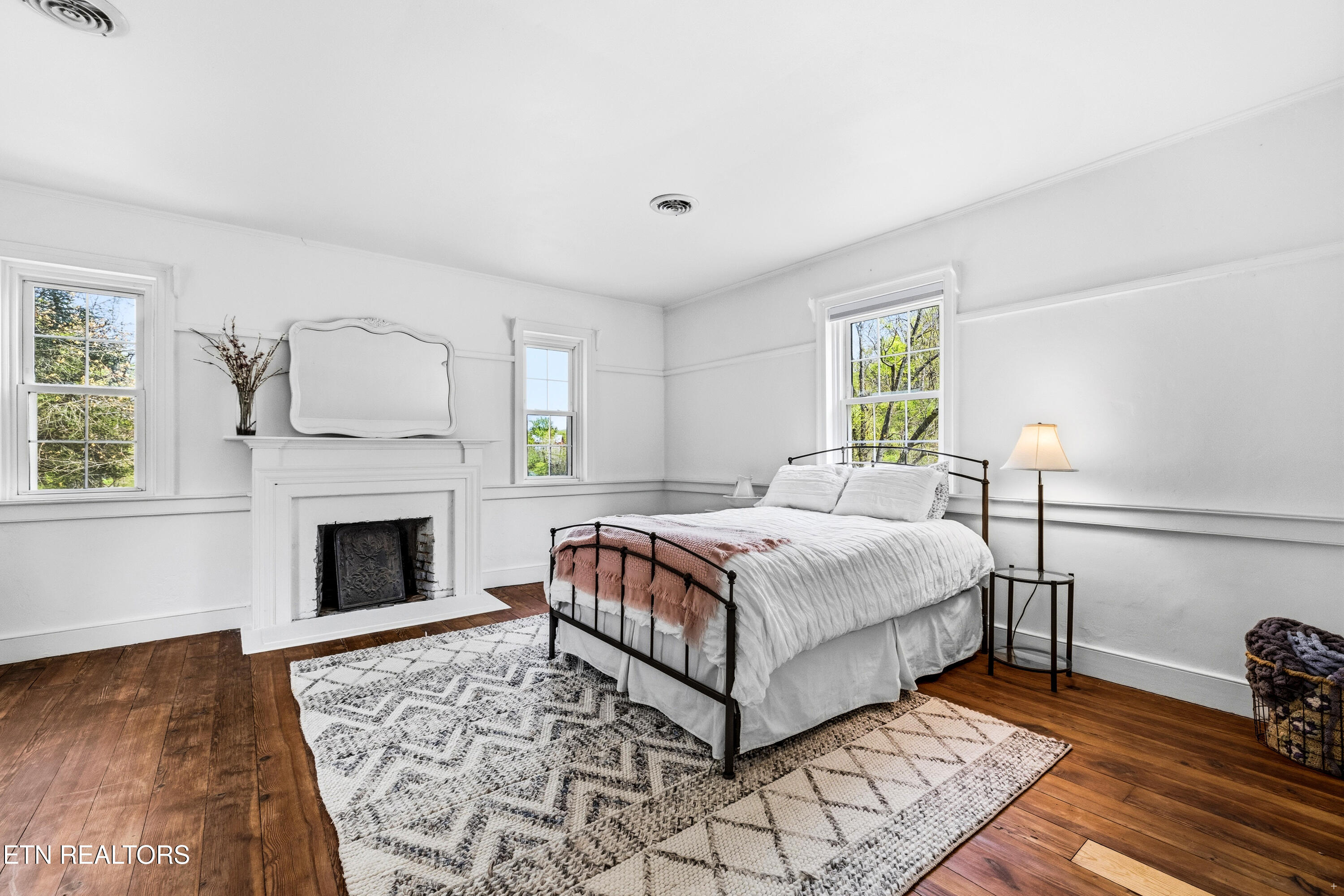 6101 Sunnyside Road Philadelphia TN 37846