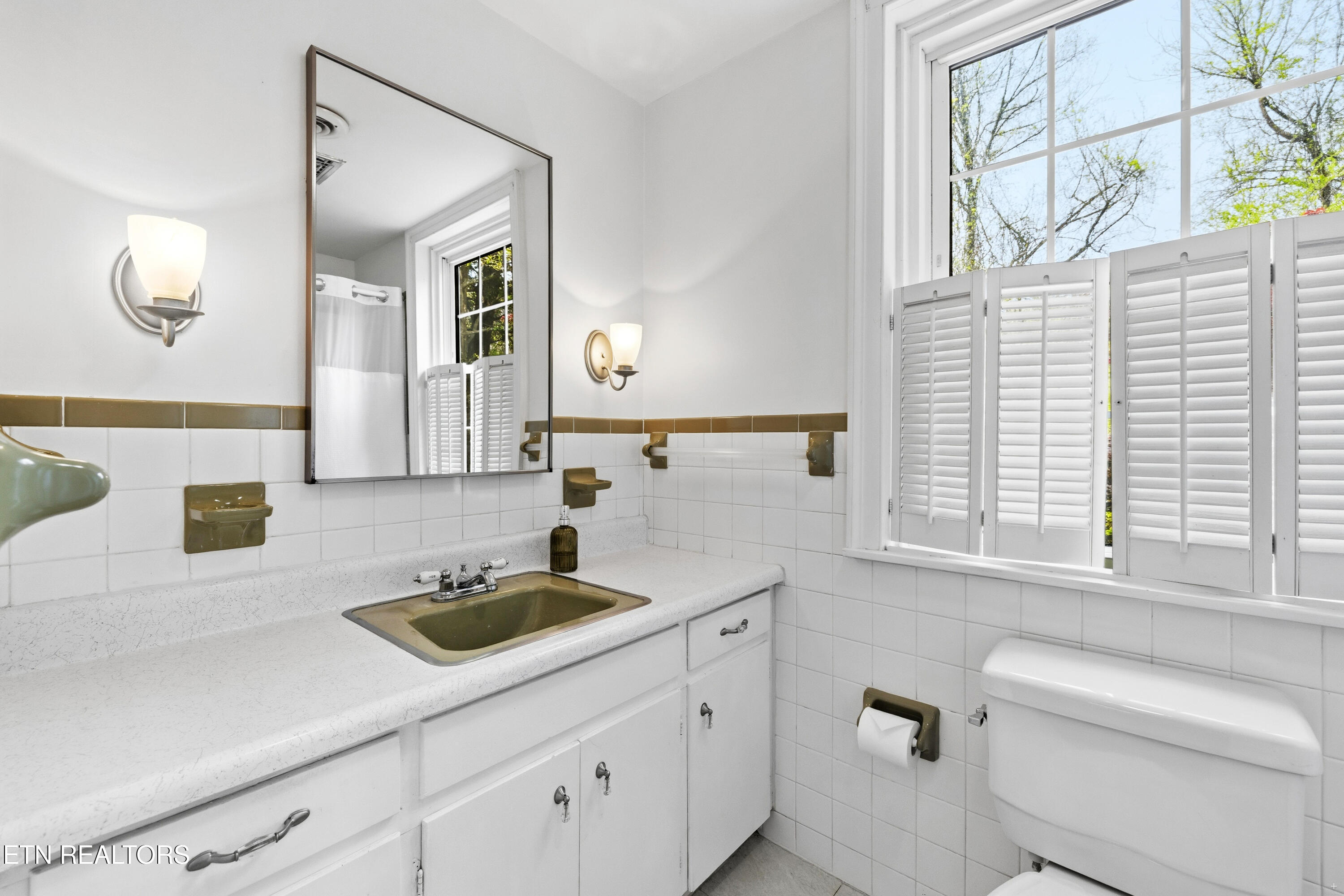 6101 Sunnyside Road Philadelphia TN 37846