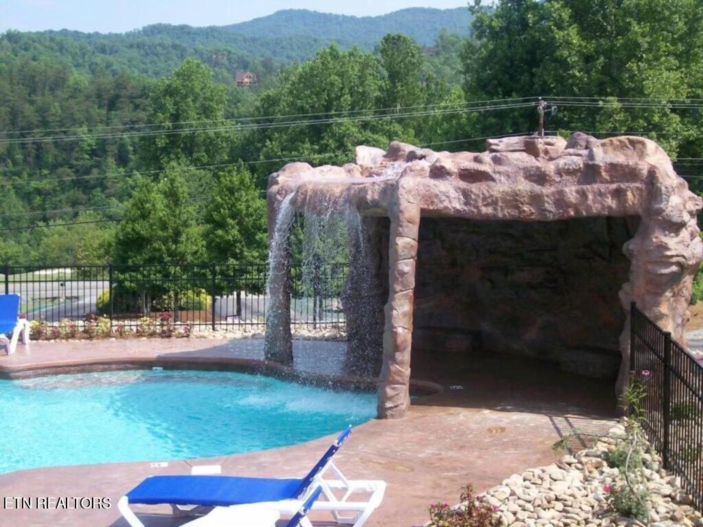 124 White Oak Resort Way Gatlinburg TN 37738