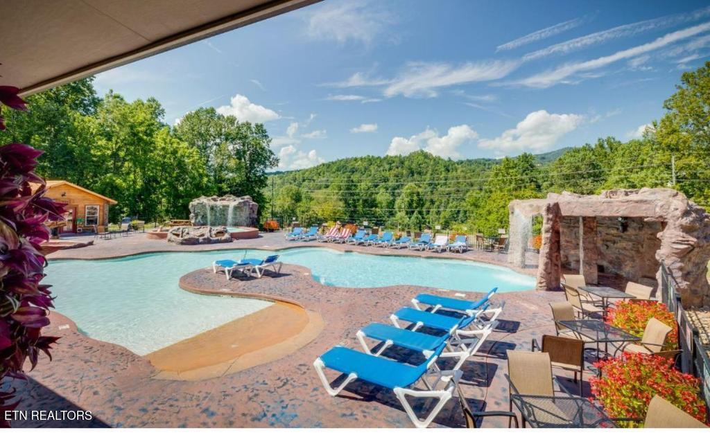 124 White Oak Resort Way Gatlinburg TN 37738