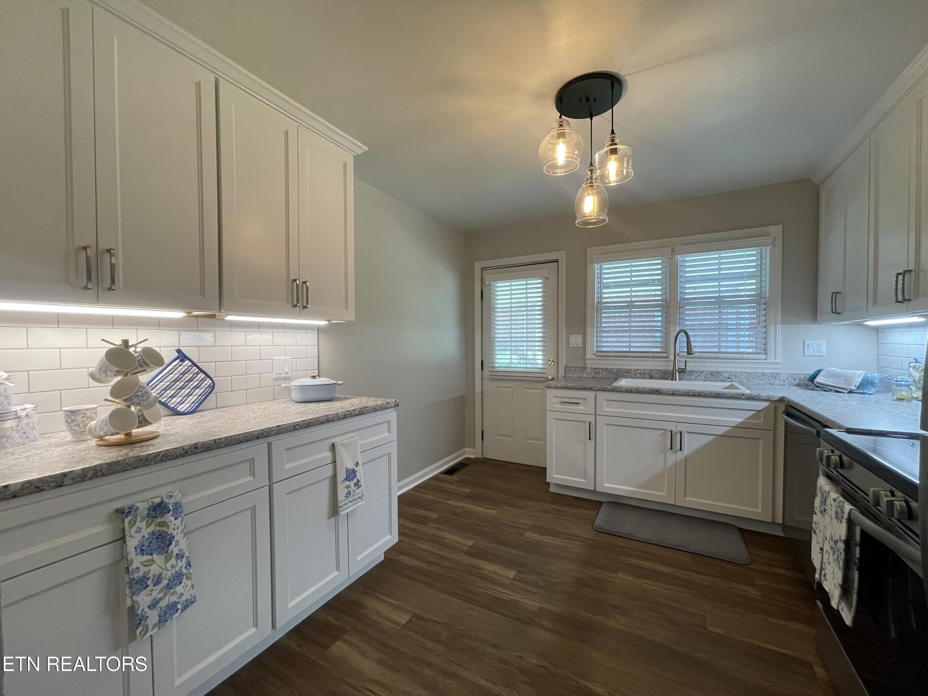 217 W Hicks Street Clinton TN 37716