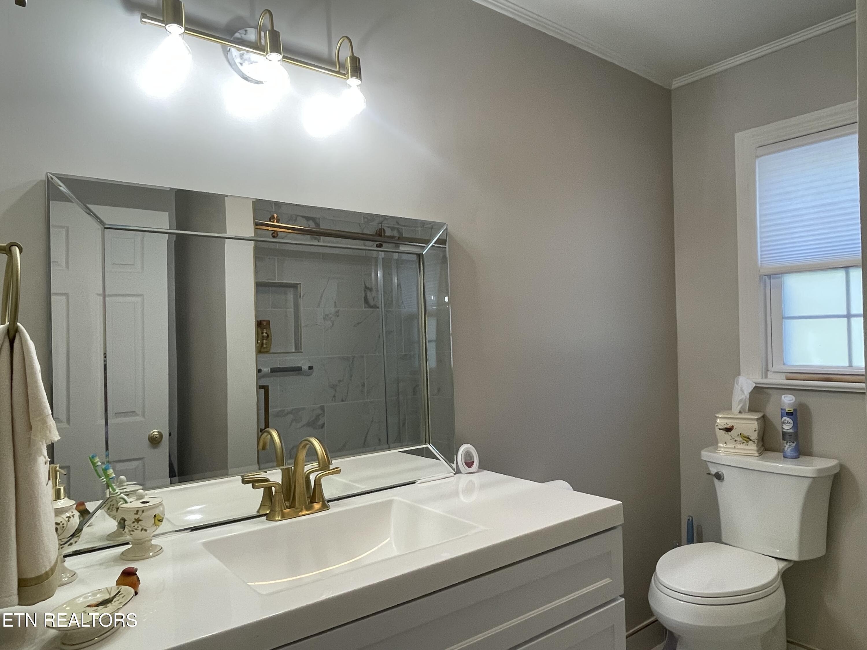 217 W Hicks Street Clinton TN 37716